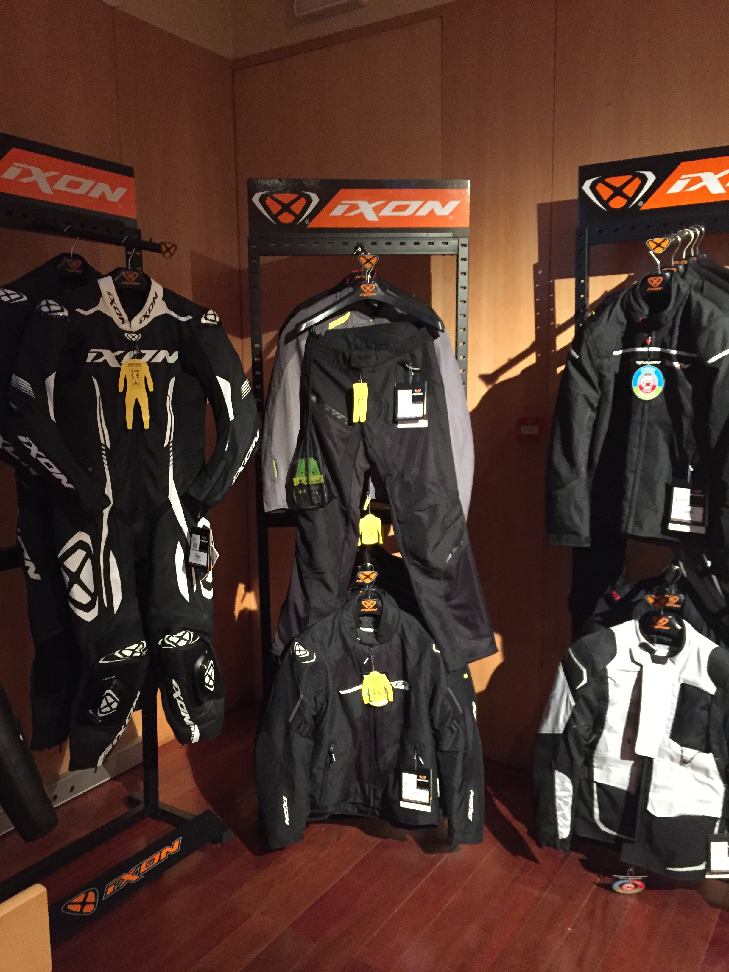 Lusomotos apresenta nova gama IXON com Miguel Oliveira