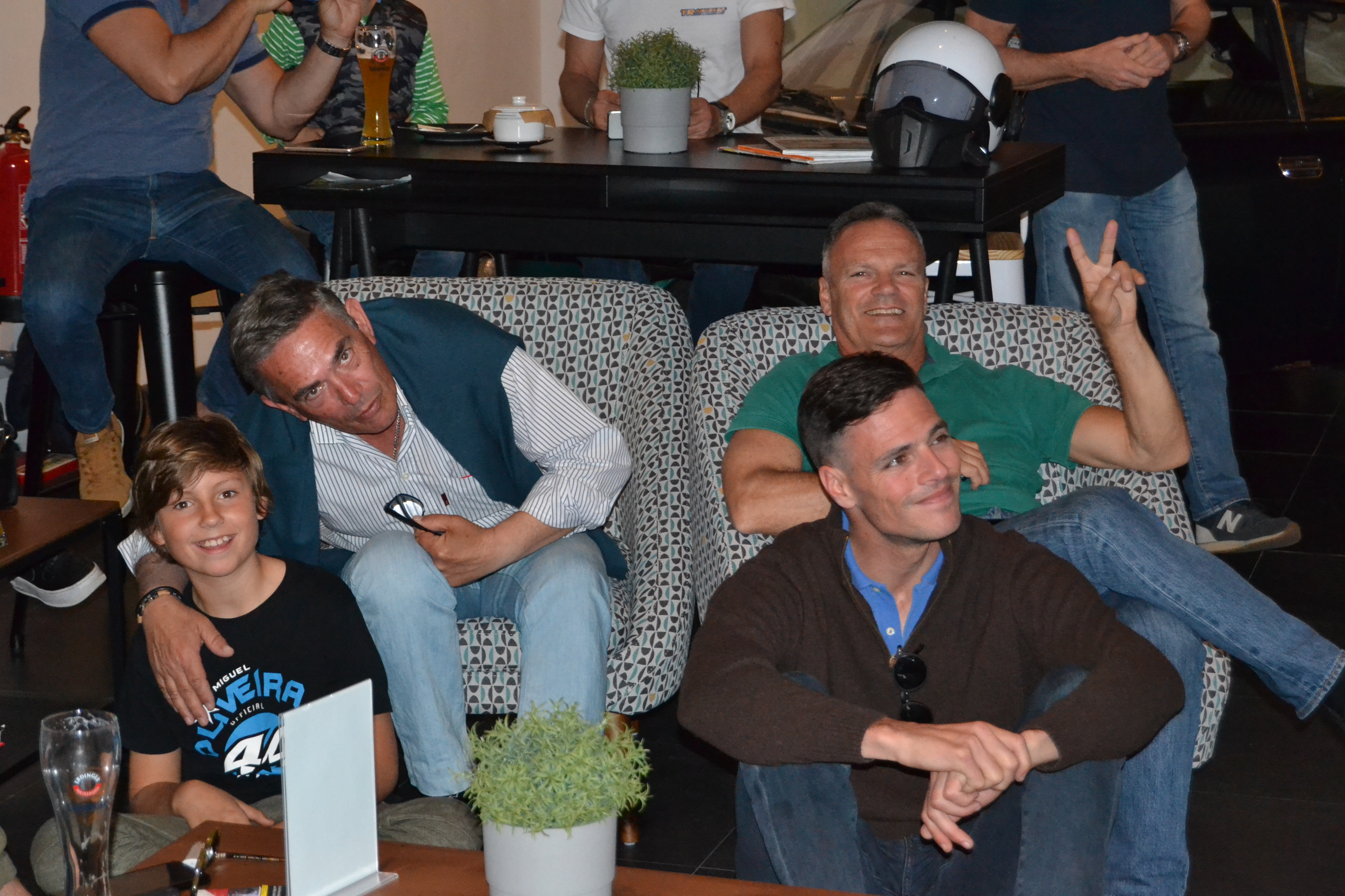 Ontem no Paddock Café na Marina de Cascais convidados e amigos assistiram ao Grande Prémio da Argentina
