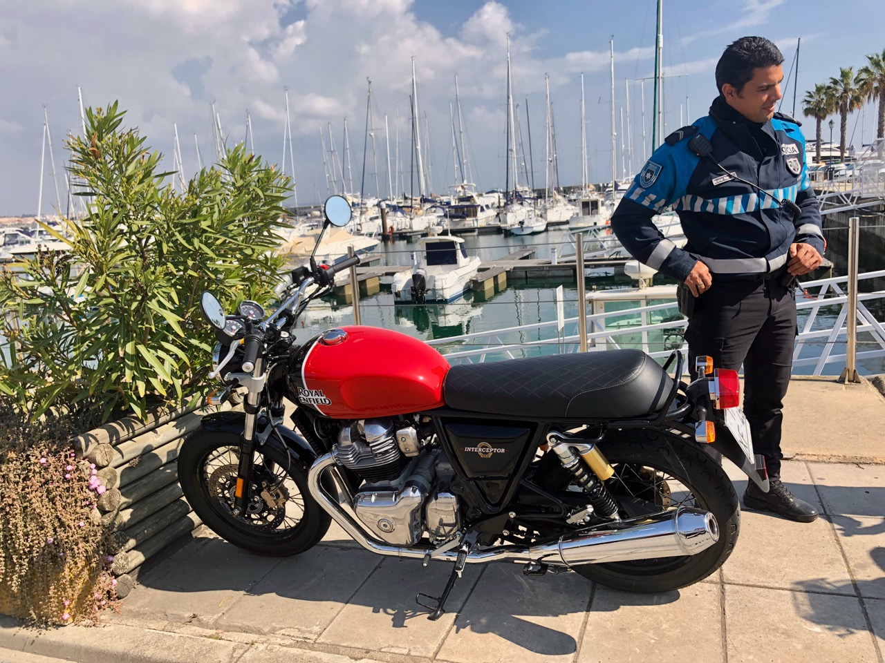 Ensaio Royal Enfield 650 Interceptor – “Classic Perfection”