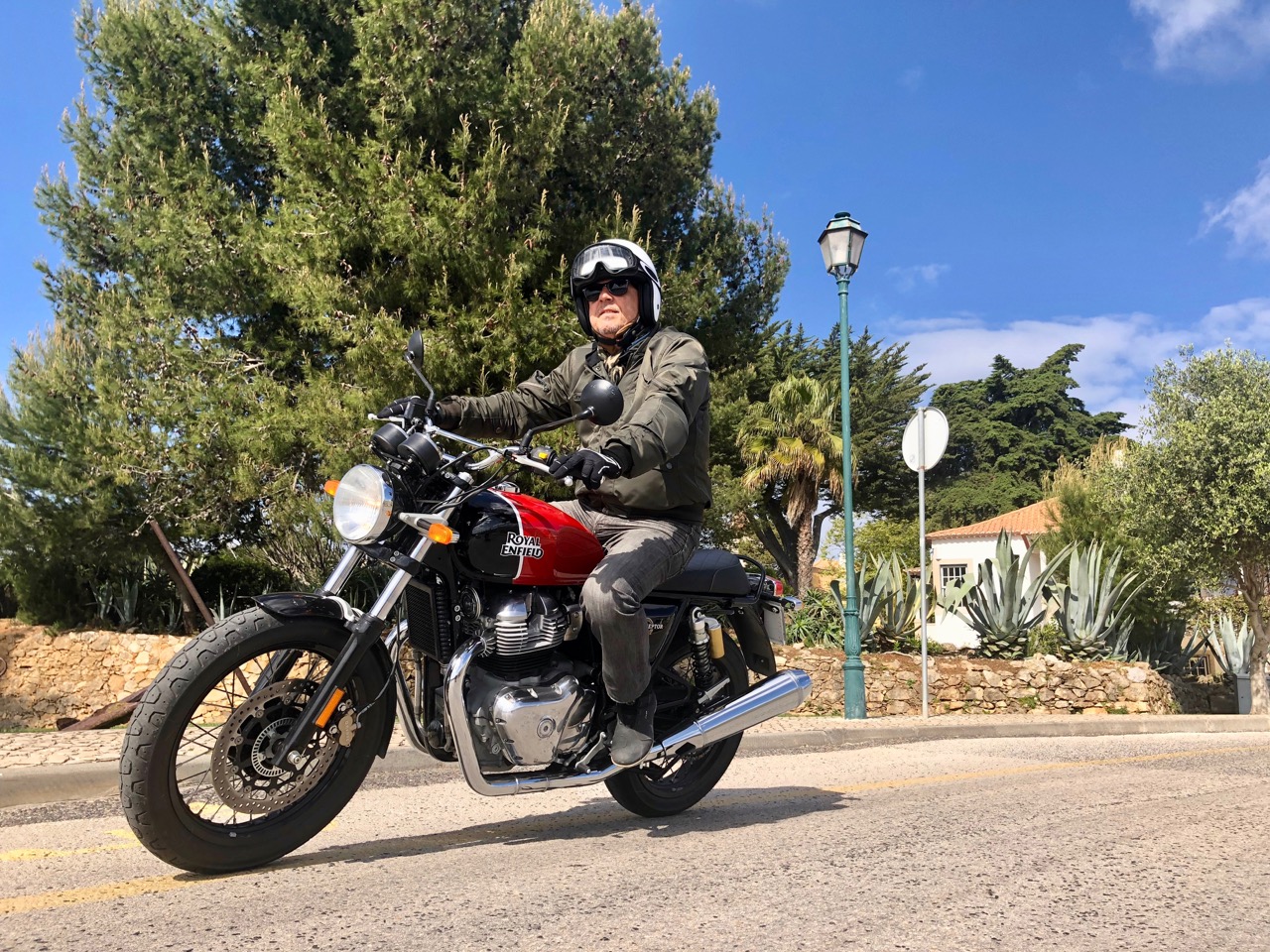 Ensaio Royal Enfield 650 Interceptor – “Classic Perfection”