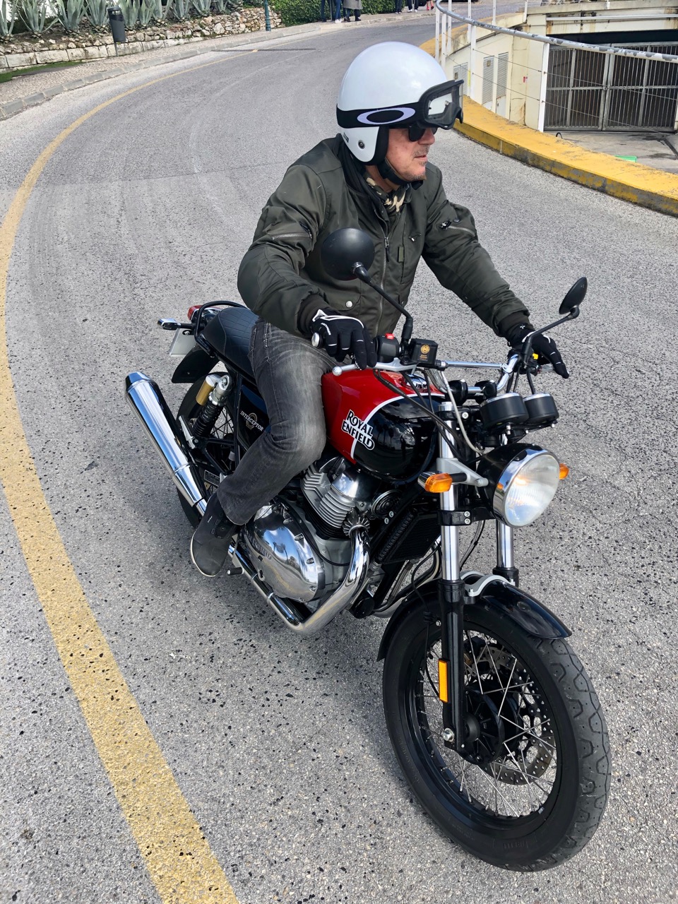 Ensaio Royal Enfield 650 Interceptor – “Classic Perfection”