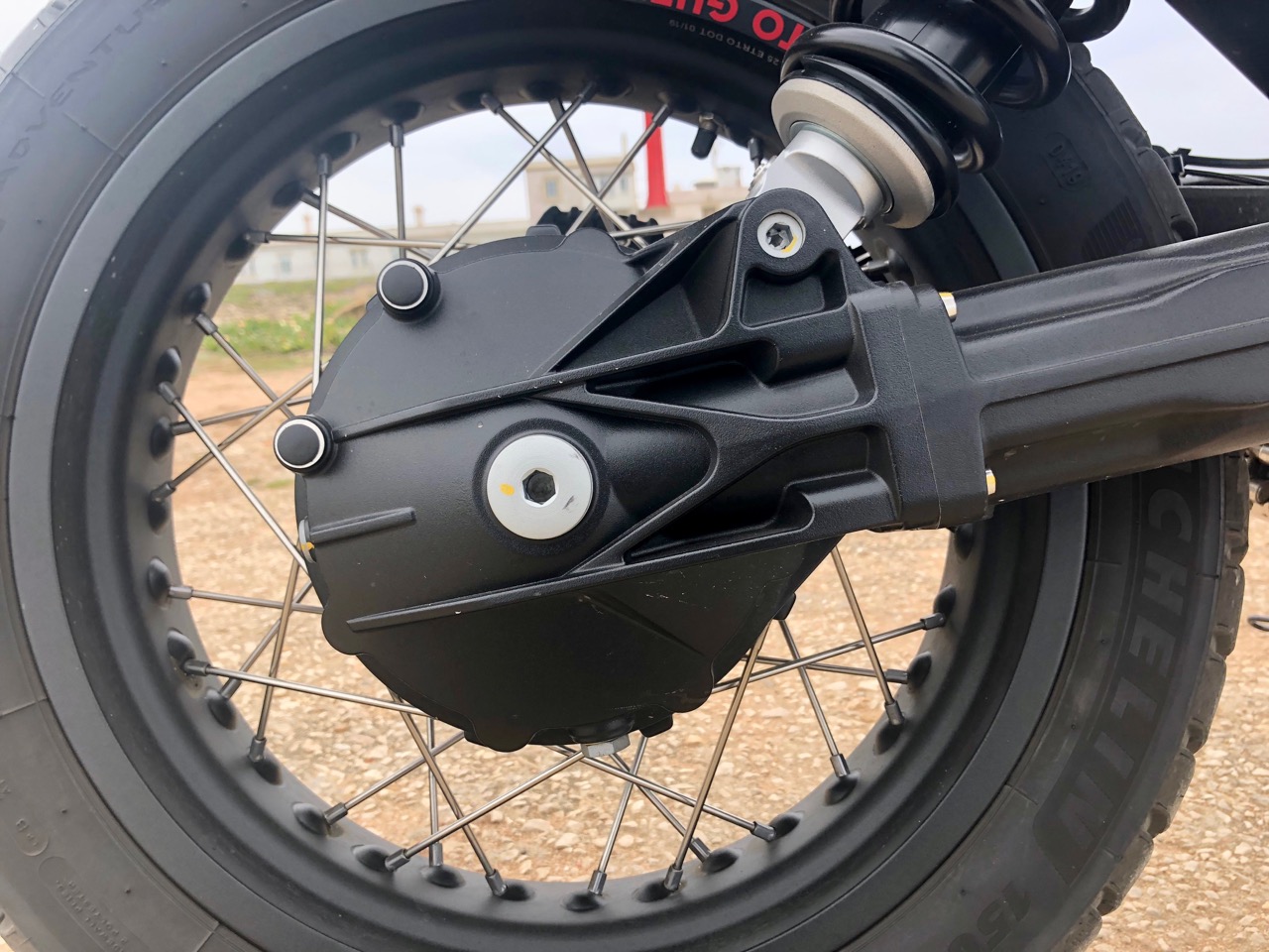Ensaio Moto Guzzi V85 – Uma “Clássica Enduro” que promete desestabilizar