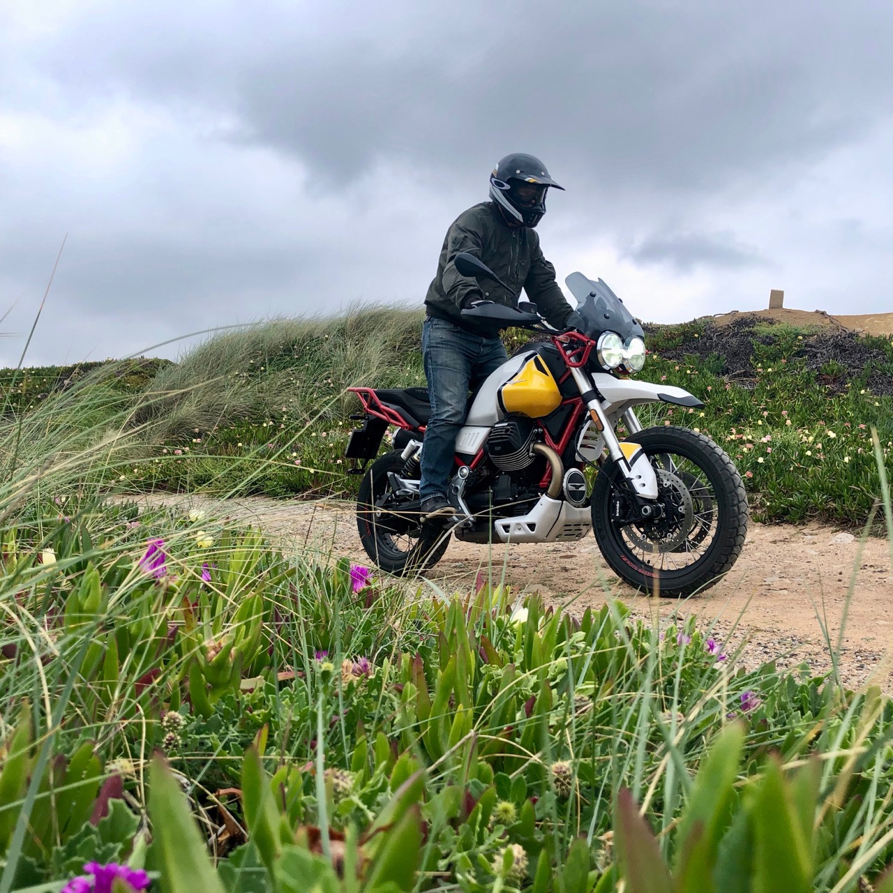 Ensaio Moto Guzzi V85 – Uma “Clássica Enduro” que promete desestabilizar