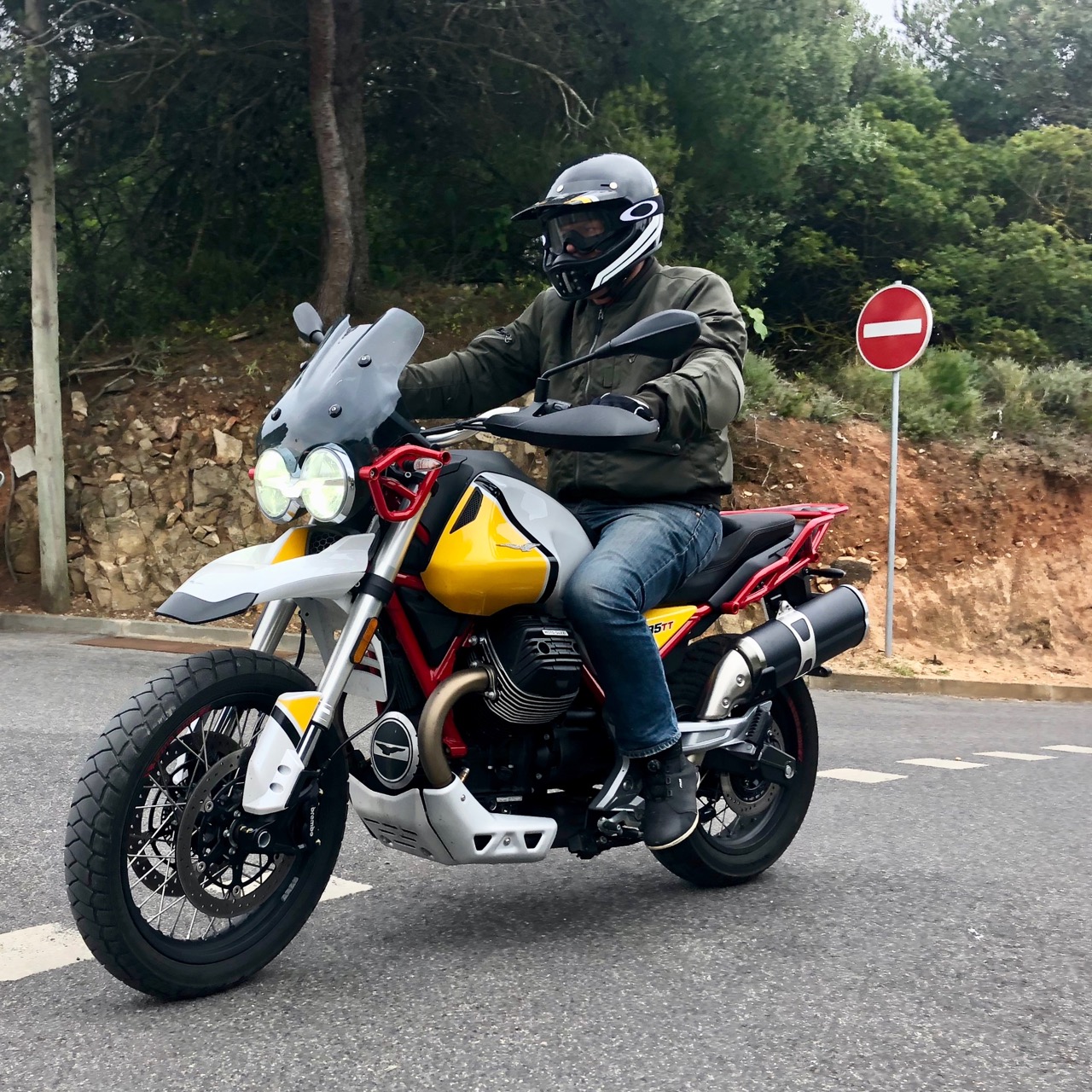 Ensaio Moto Guzzi V85 – Uma “Clássica Enduro” que promete desestabilizar