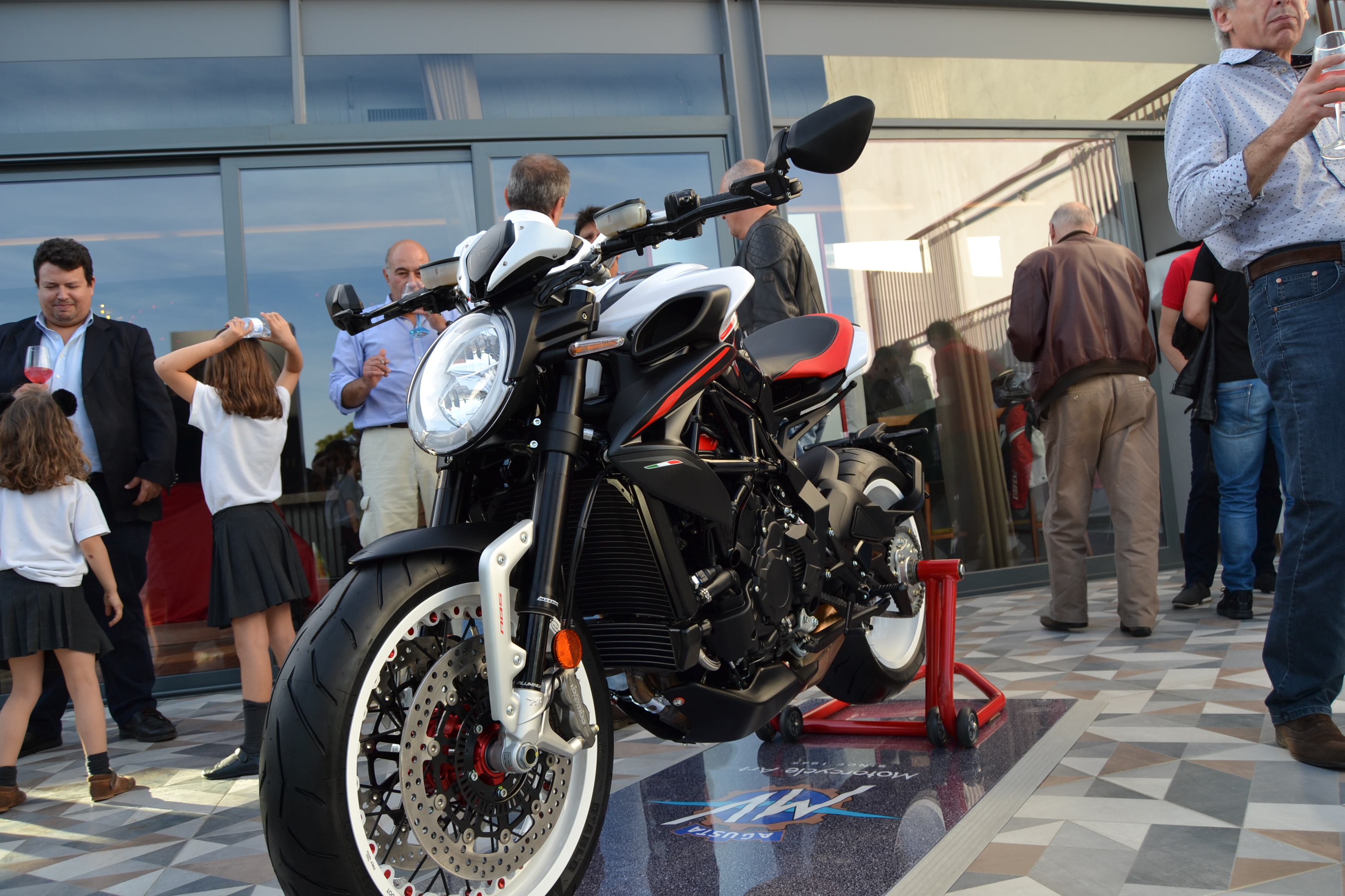 MV Agusta Brutale 1000 “Serie Oro” – Apresentada pela IMEX Moto no Mome em Lisboa