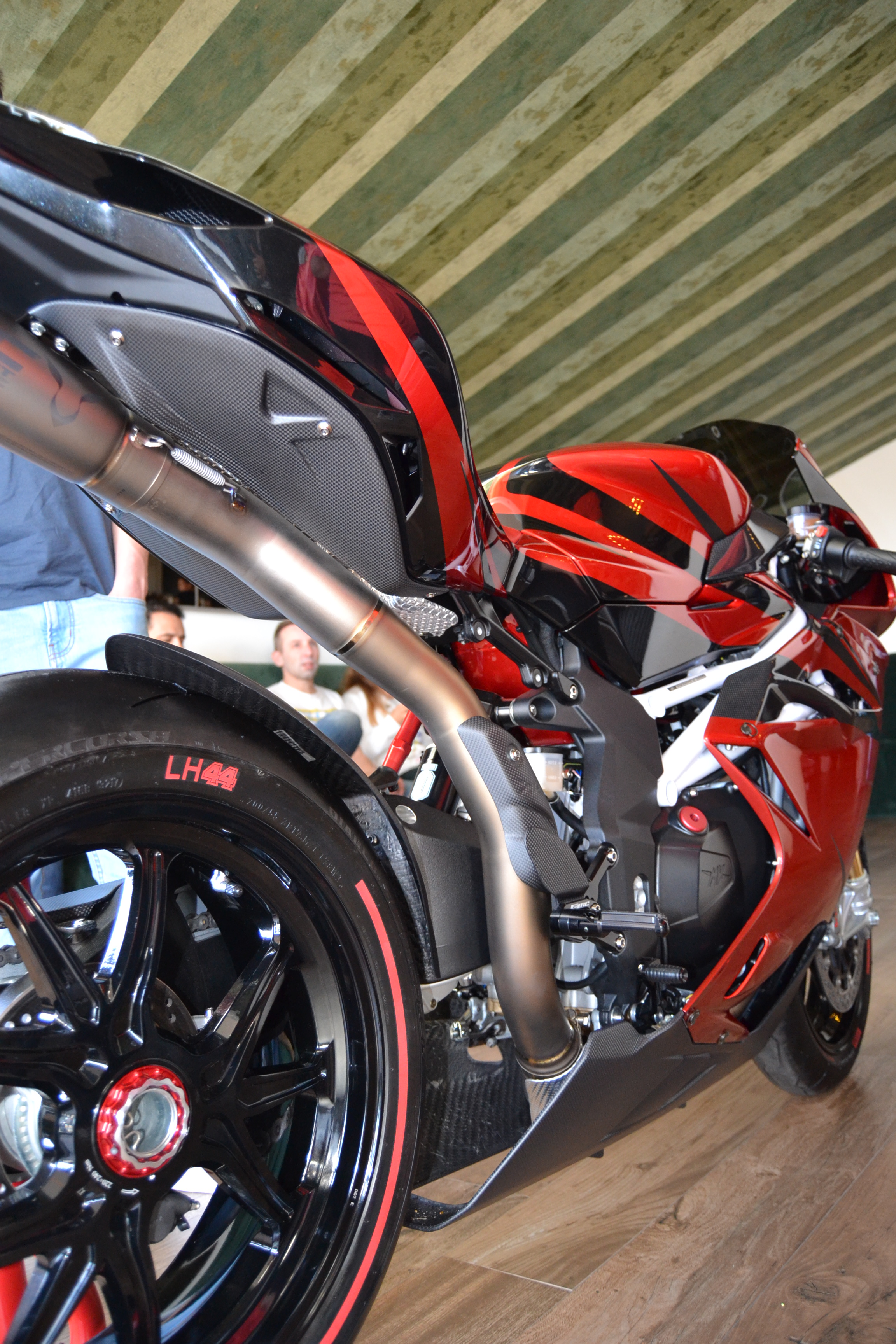 MV Agusta Brutale 1000 “Serie Oro” – Apresentada pela IMEX Moto no Mome em Lisboa