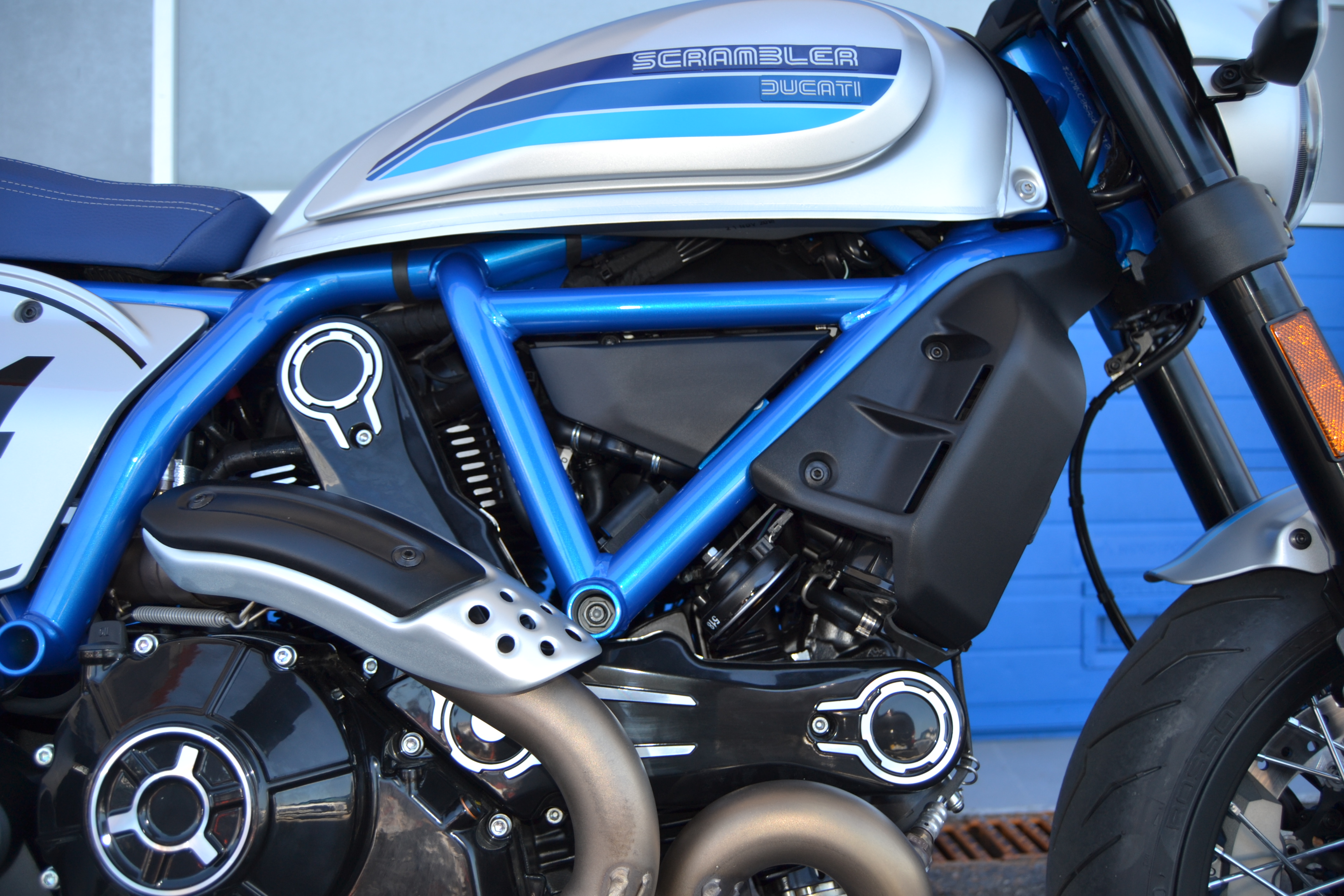 Ensaio Scrambler Ducati Café Racer 2019 – Digna herdeira do estilo “Café Racer”