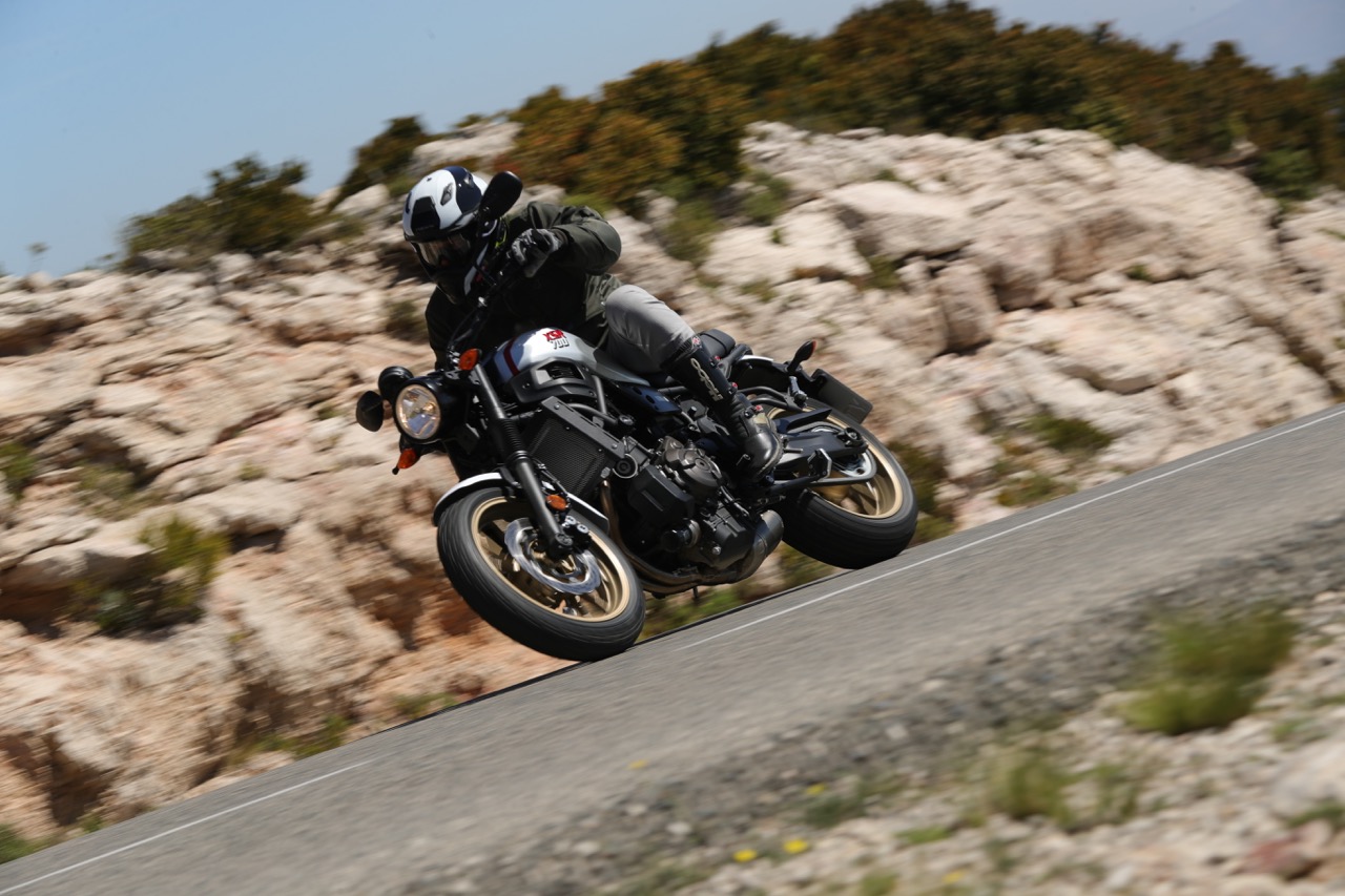 Ensaio Yamaha XSR 700 XTribute – Tributo à mítica Yamaha XT 500