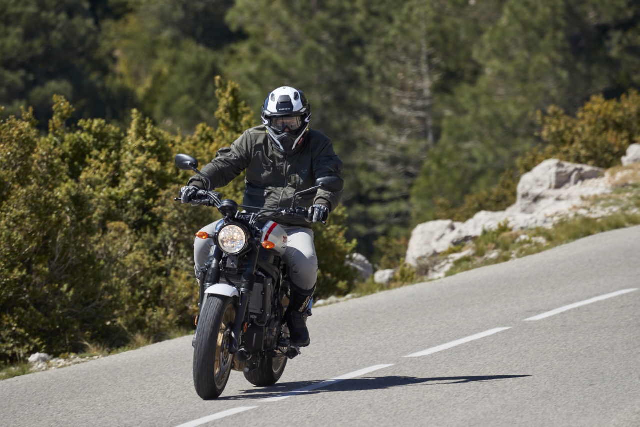 Ensaio Yamaha XSR 700 XTribute – Tributo à mítica Yamaha XT 500