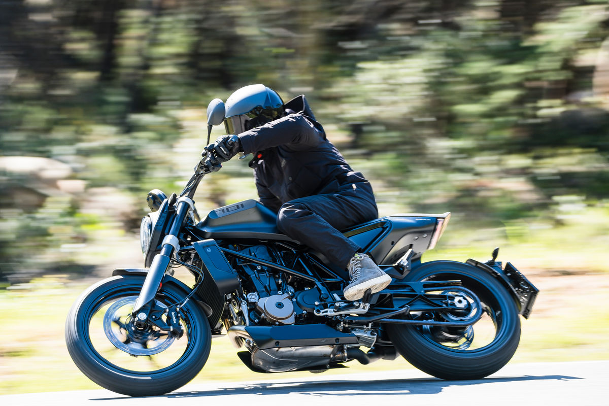 Ensaio Husqvarna Svartpilen 701 – Uma Flat Tracker para “duros”