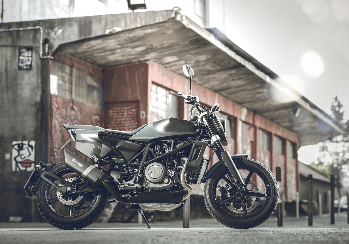 Ensaio Husqvarna Svartpilen 701 – Uma Flat Tracker para “duros”