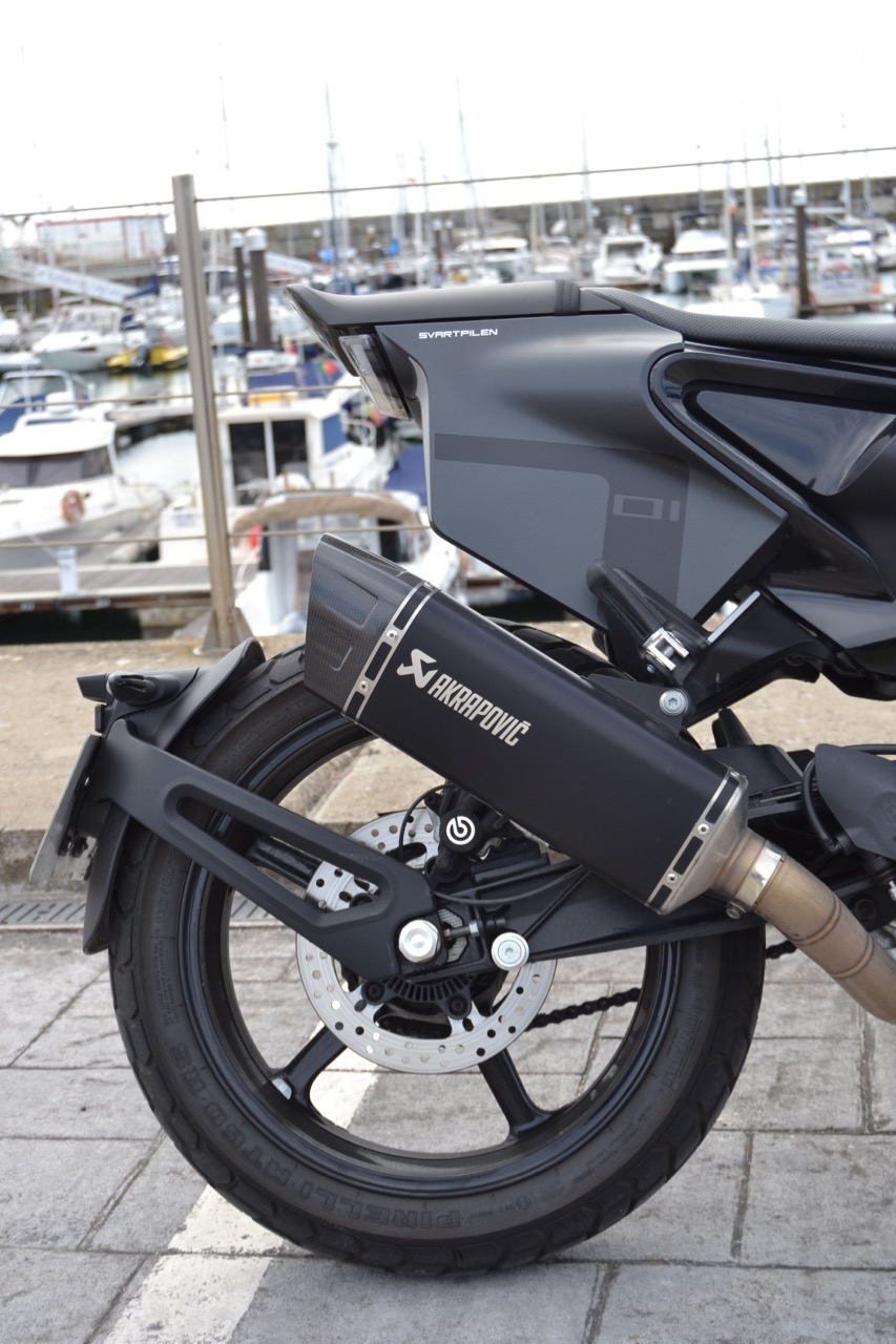 Ensaio Husqvarna Svartpilen 701 – Uma Flat Tracker para “duros”