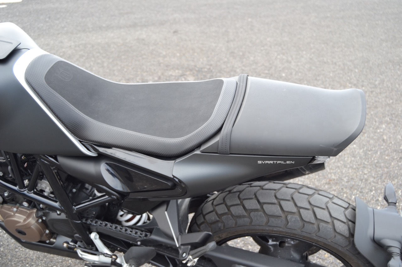 Ensaio Husqvarna Svartpilen 701 – Uma Flat Tracker para “duros”
