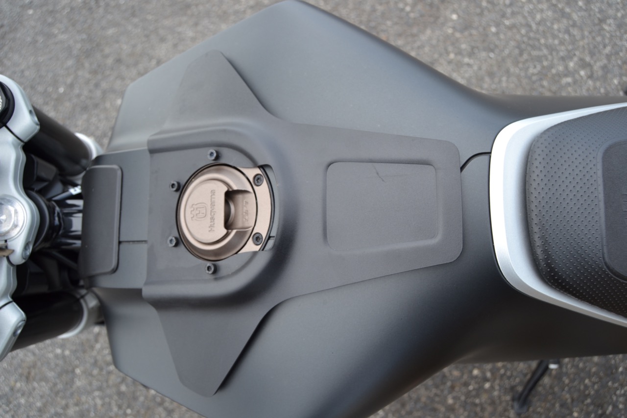 Ensaio Husqvarna Svartpilen 701 – Uma Flat Tracker para “duros”