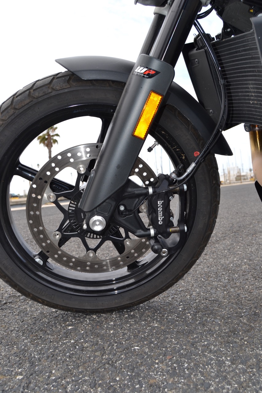 Ensaio Husqvarna Svartpilen 701 – Uma Flat Tracker para “duros”