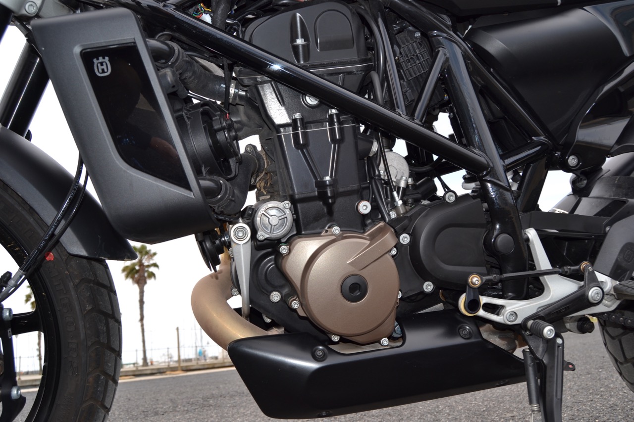 Ensaio Husqvarna Svartpilen 701 – Uma Flat Tracker para “duros”