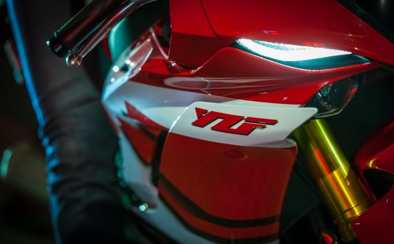 Homenagem espectacular à Yamaha R6 de 1999 com edição especial pela GK Dynamics