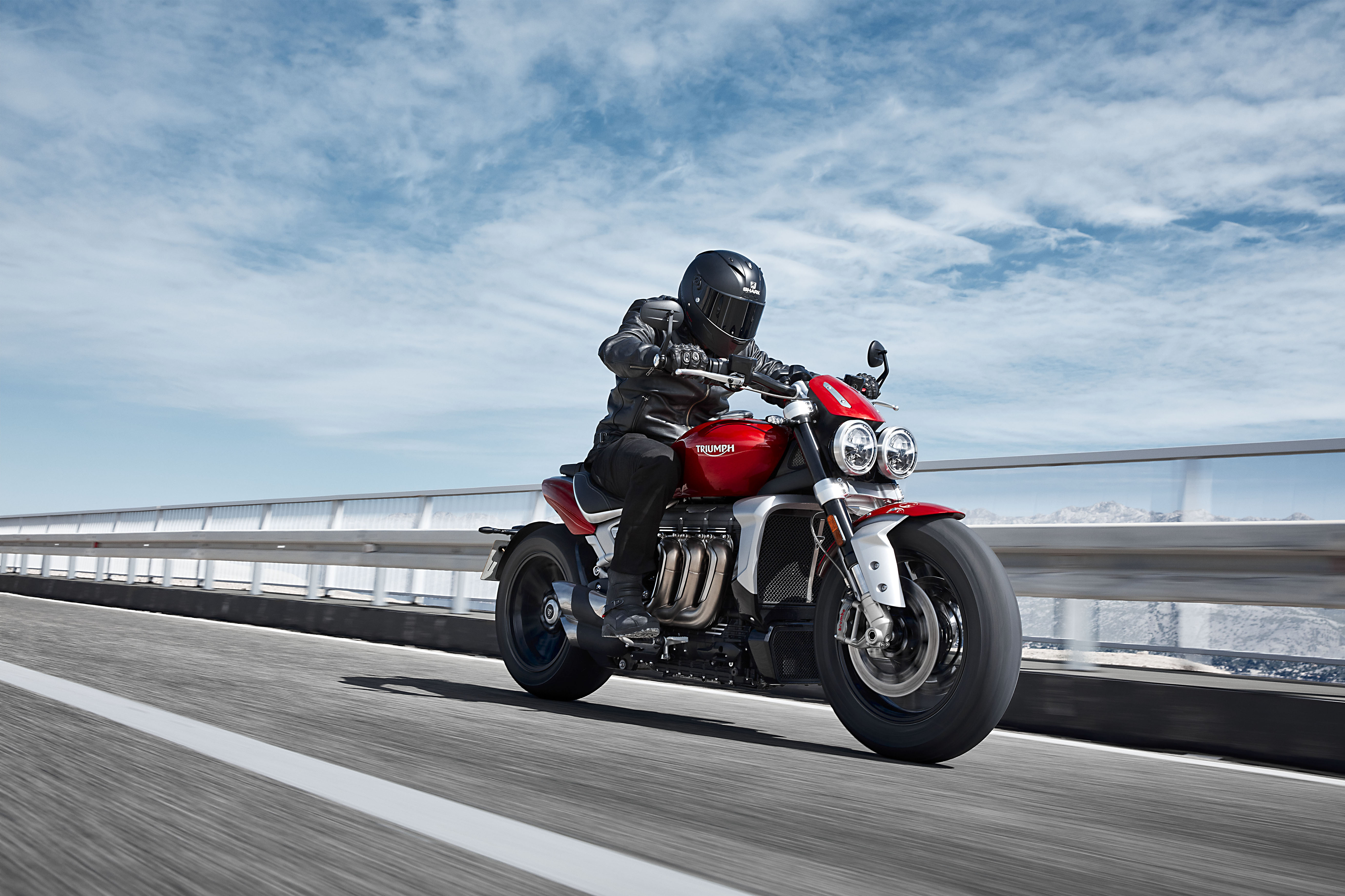 Triumph anuncia duas novas Rocket 3 – Versão R e Versão GT