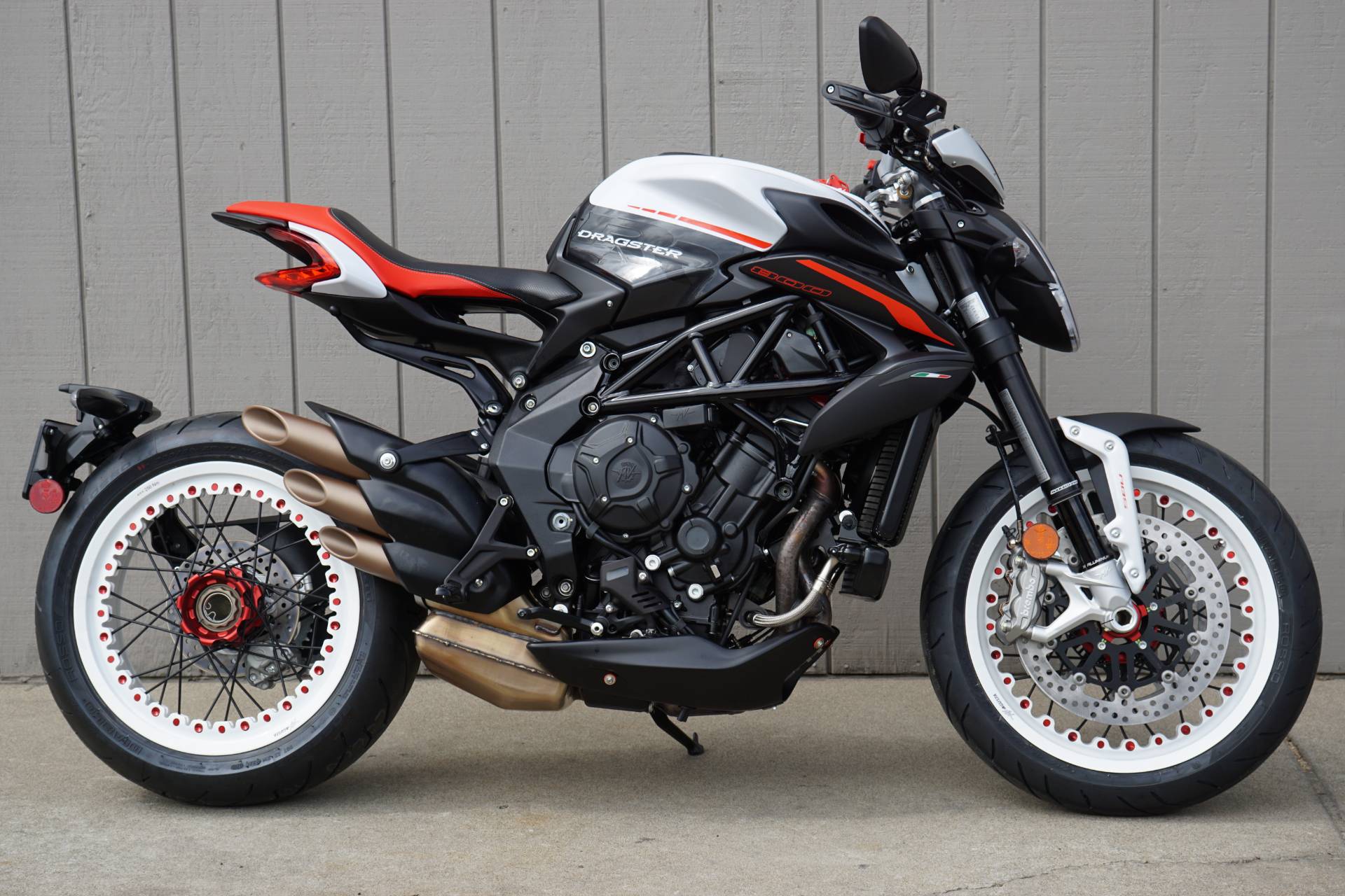 Ensaio MV Agusta Dragster 800 RR de 2019