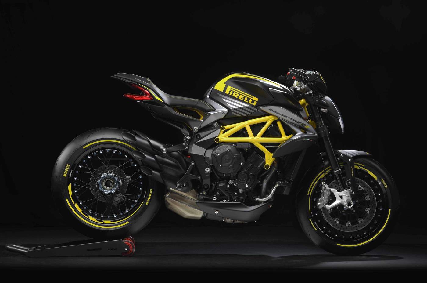Ensaio MV Agusta Dragster 800 RR de 2019