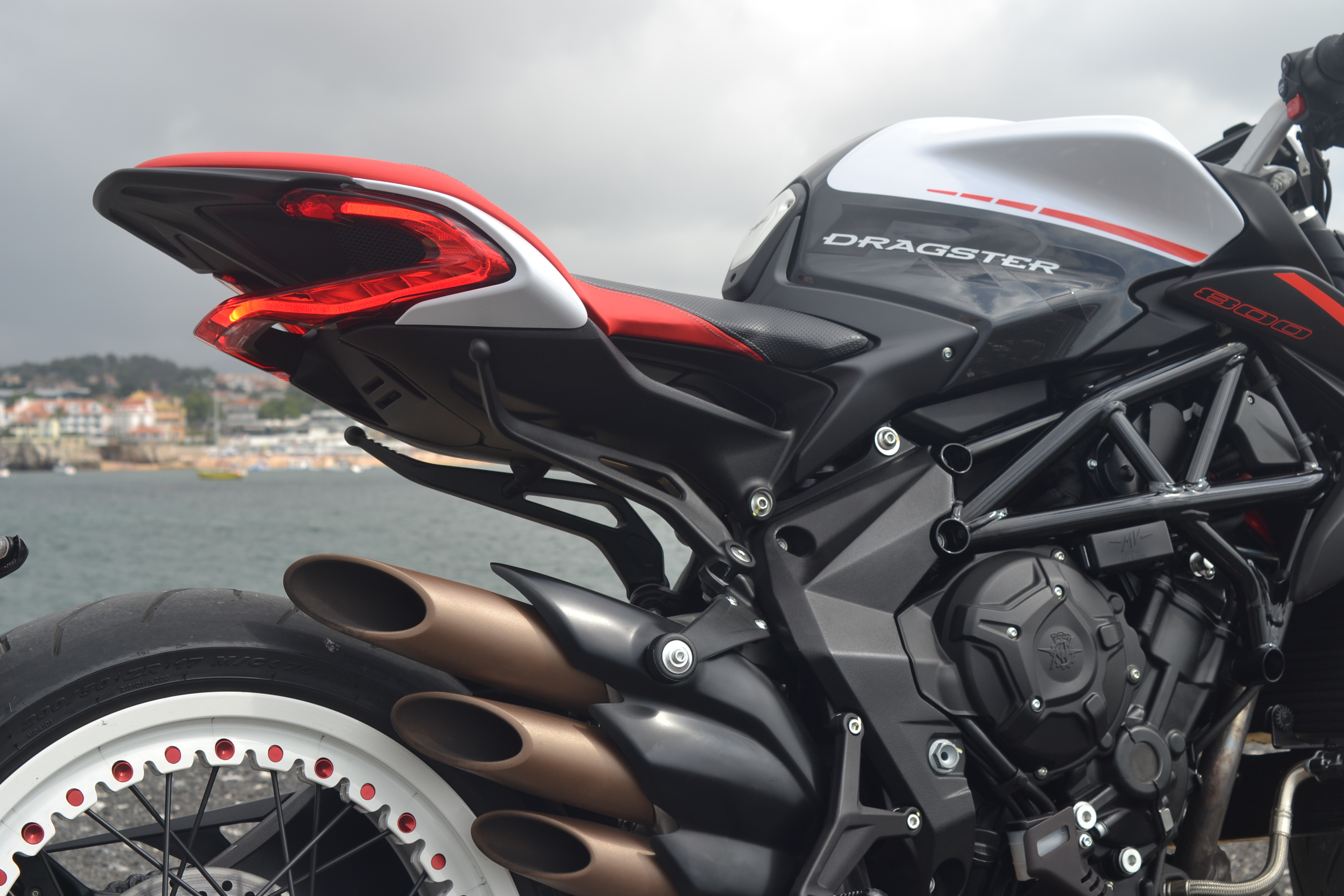 Ensaio MV Agusta Dragster 800 RR de 2019