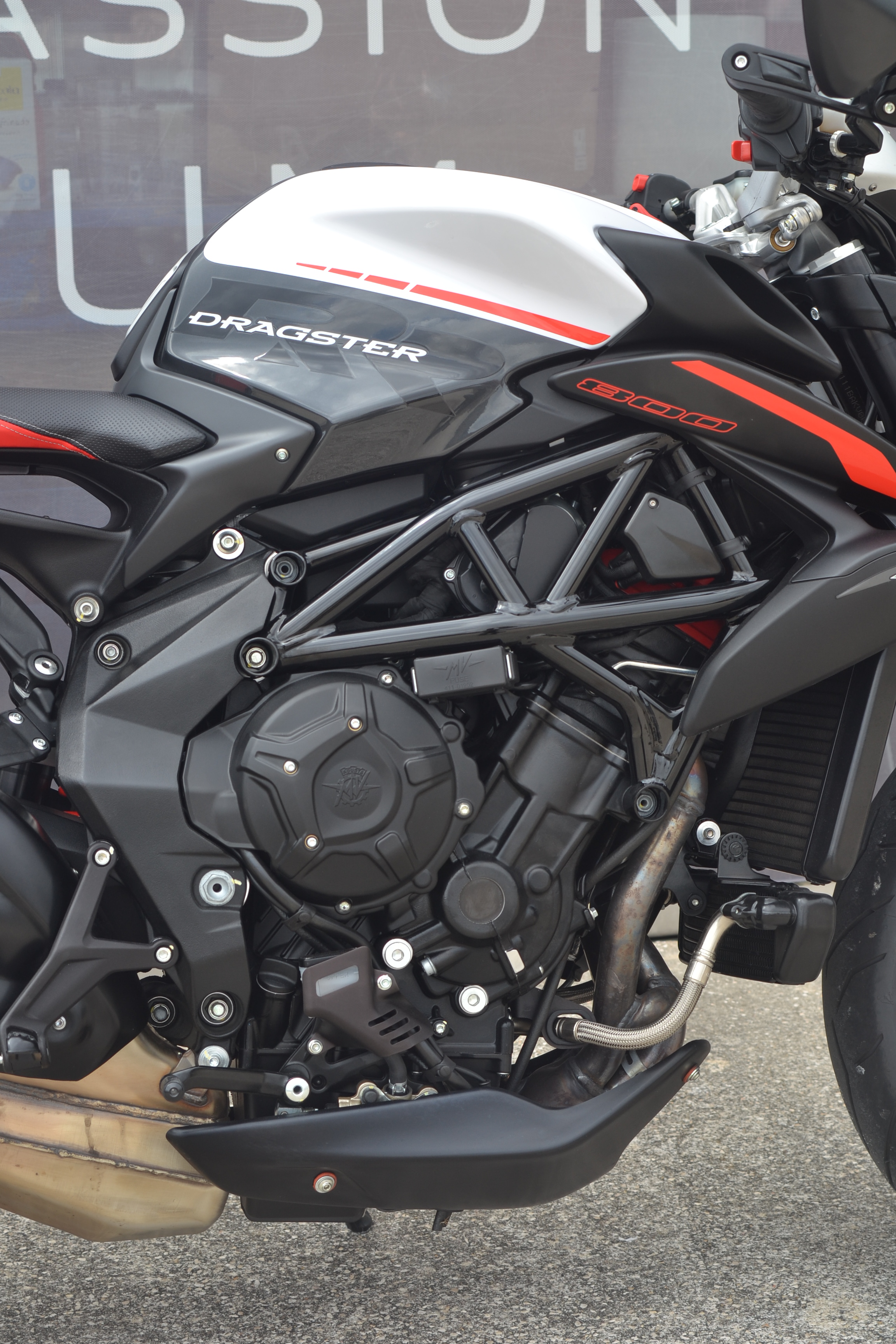 Ensaio MV Agusta Dragster 800 RR de 2019