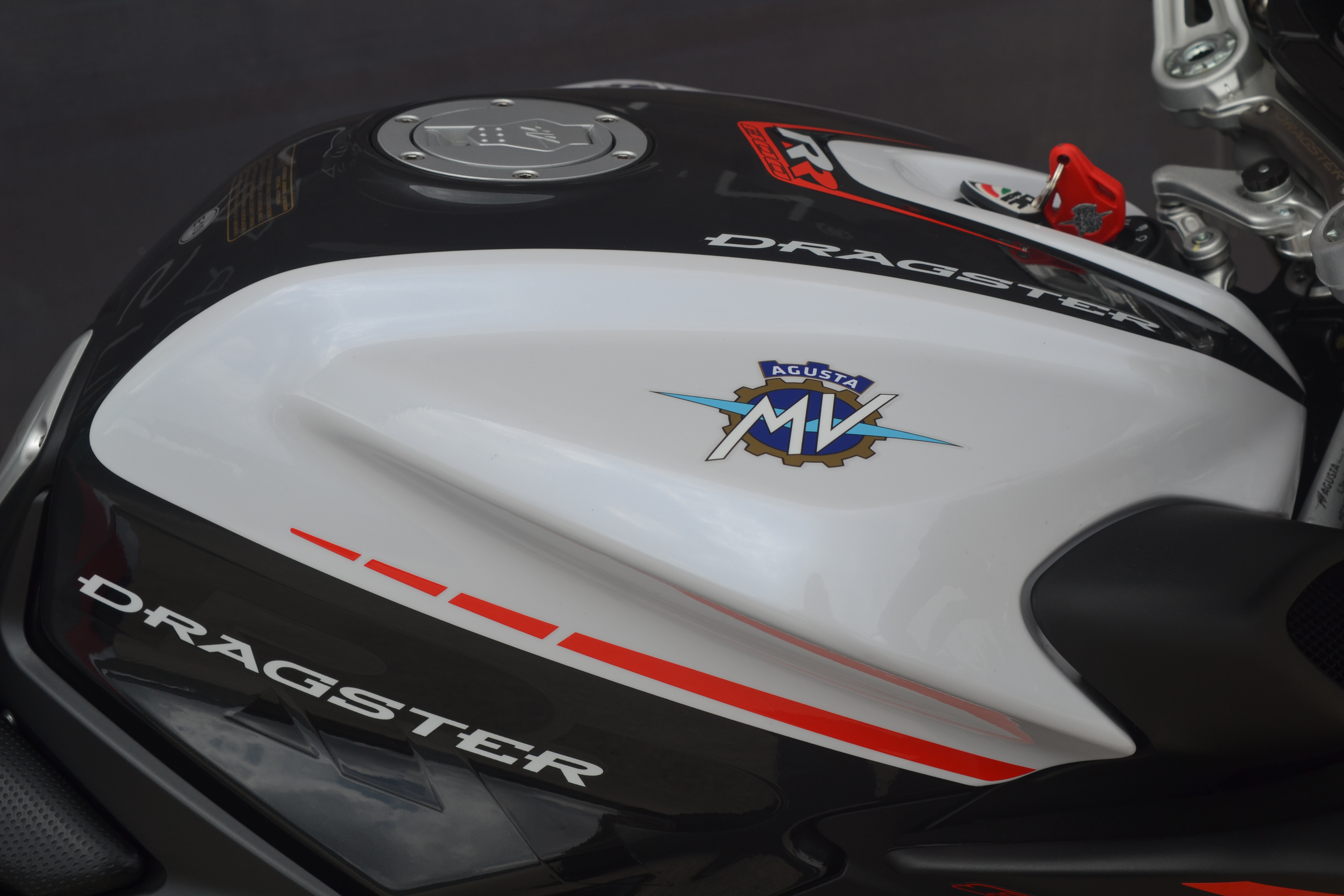 Ensaio MV Agusta Dragster 800 RR de 2019