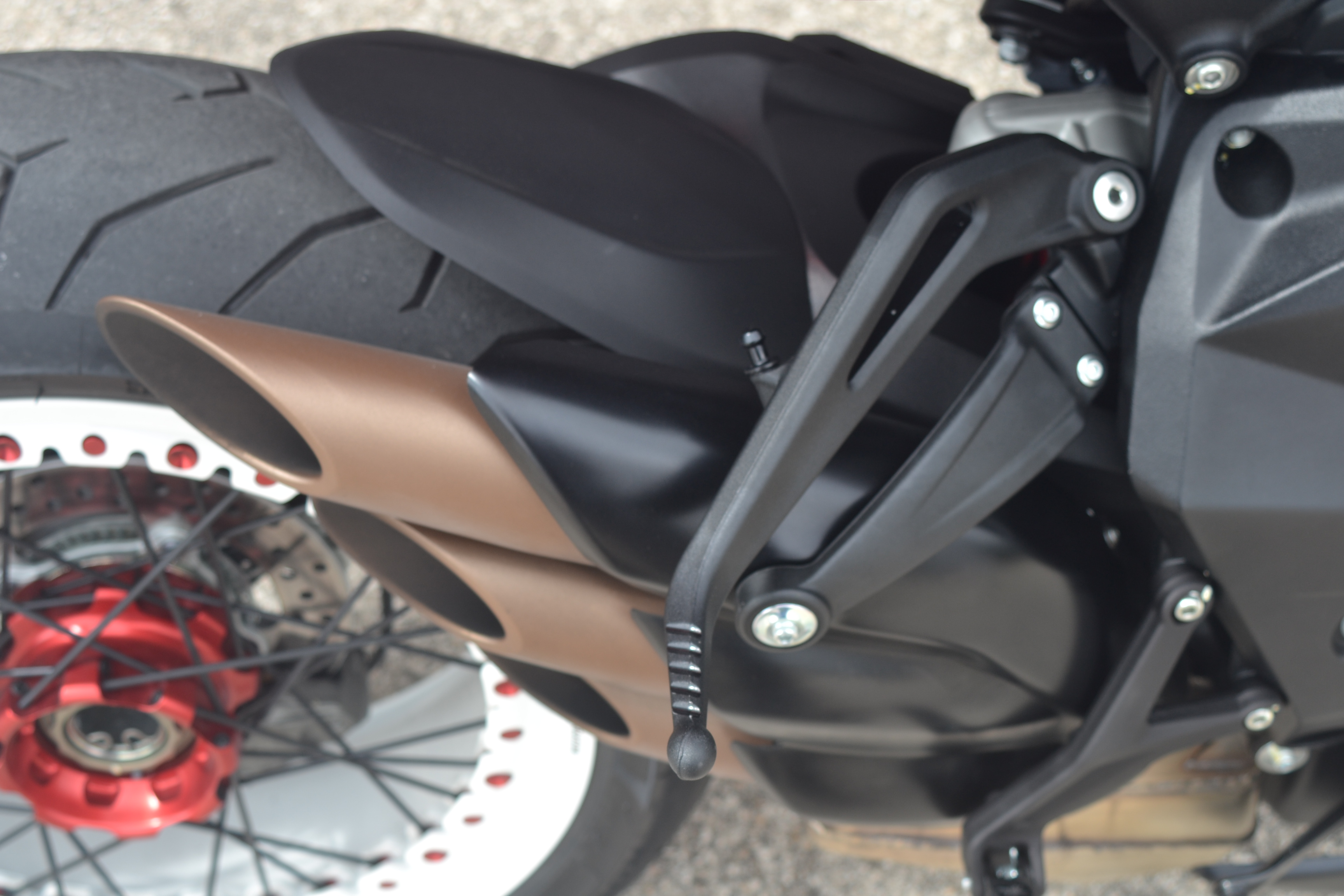 Ensaio MV Agusta Dragster 800 RR de 2019