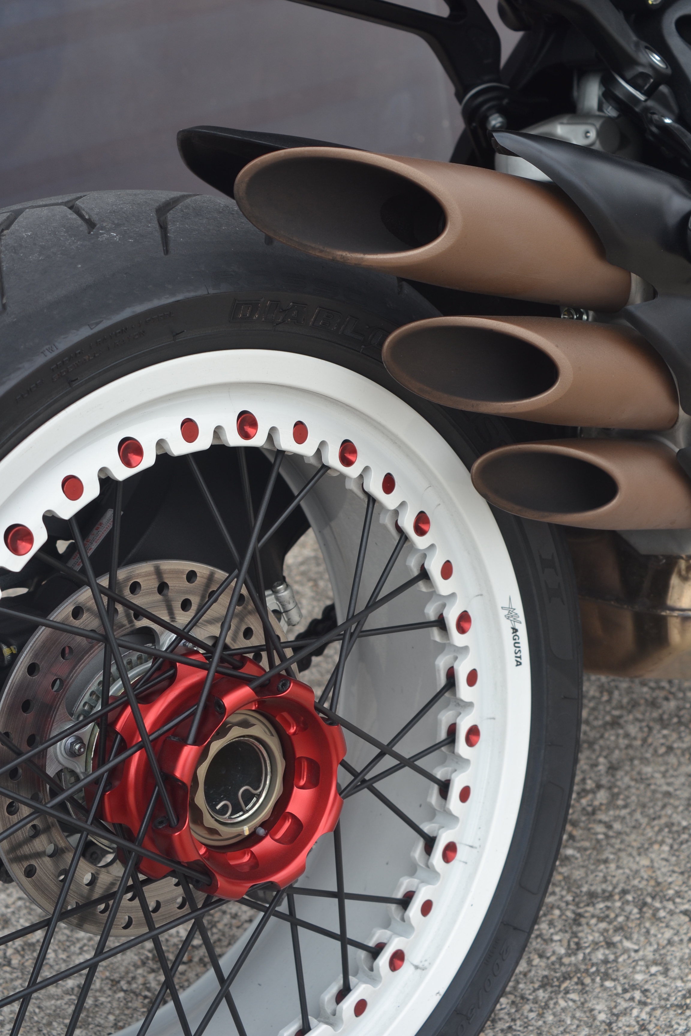 Ensaio MV Agusta Dragster 800 RR de 2019