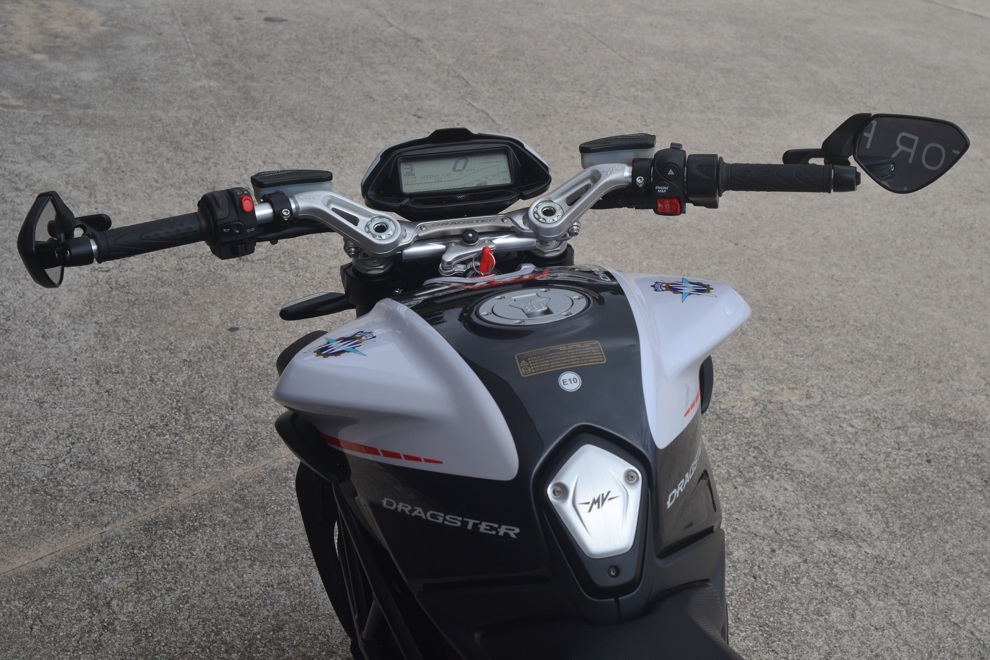 Ensaio MV Agusta Dragster 800 RR de 2019