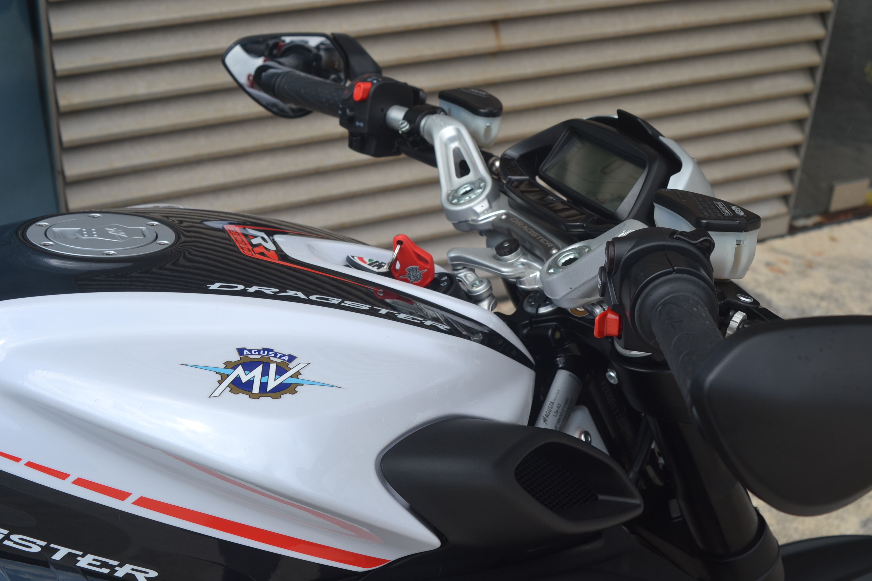 Ensaio MV Agusta Dragster 800 RR de 2019