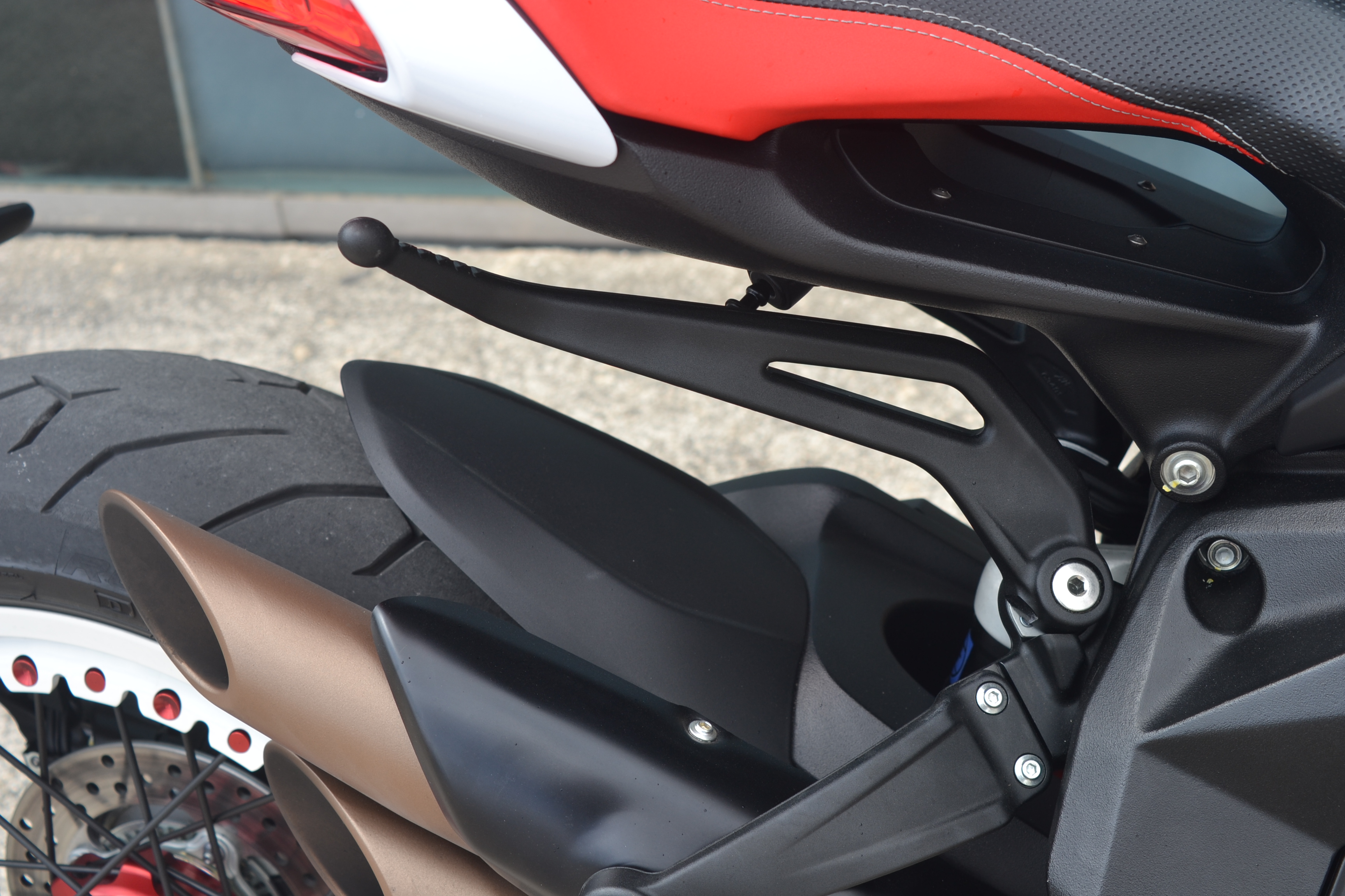 Ensaio MV Agusta Dragster 800 RR de 2019