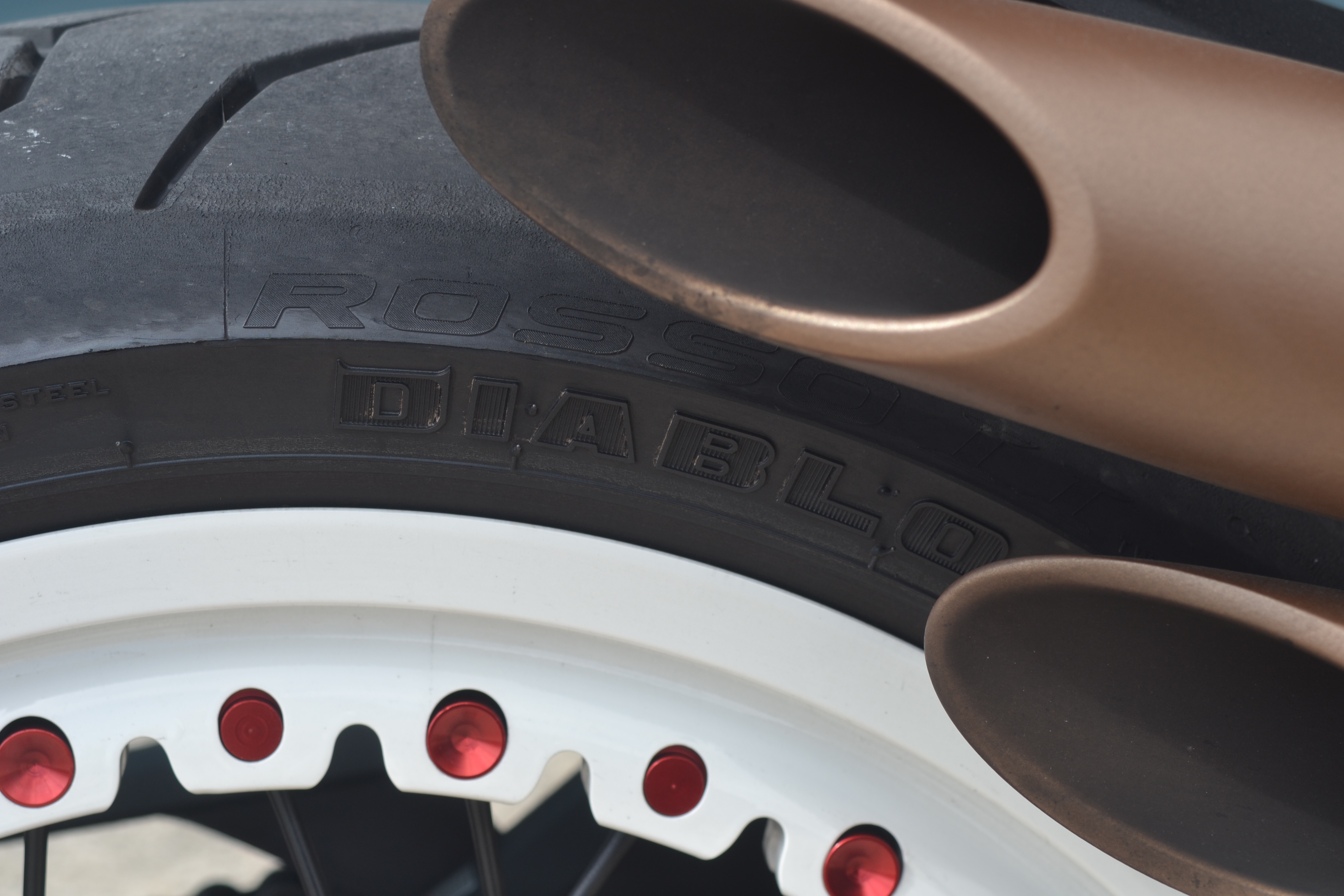 Ensaio MV Agusta Dragster 800 RR de 2019