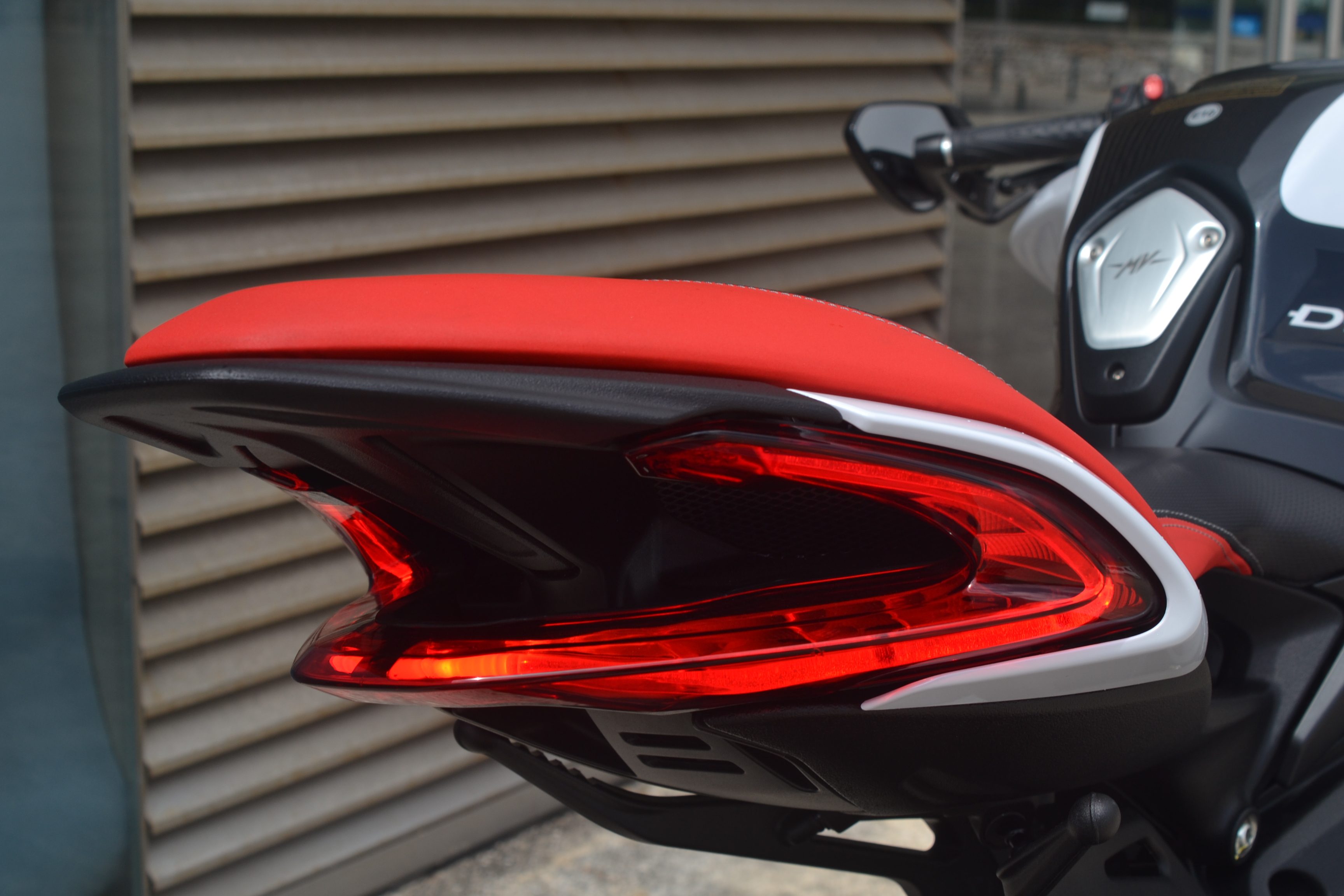 Ensaio MV Agusta Dragster 800 RR de 2019