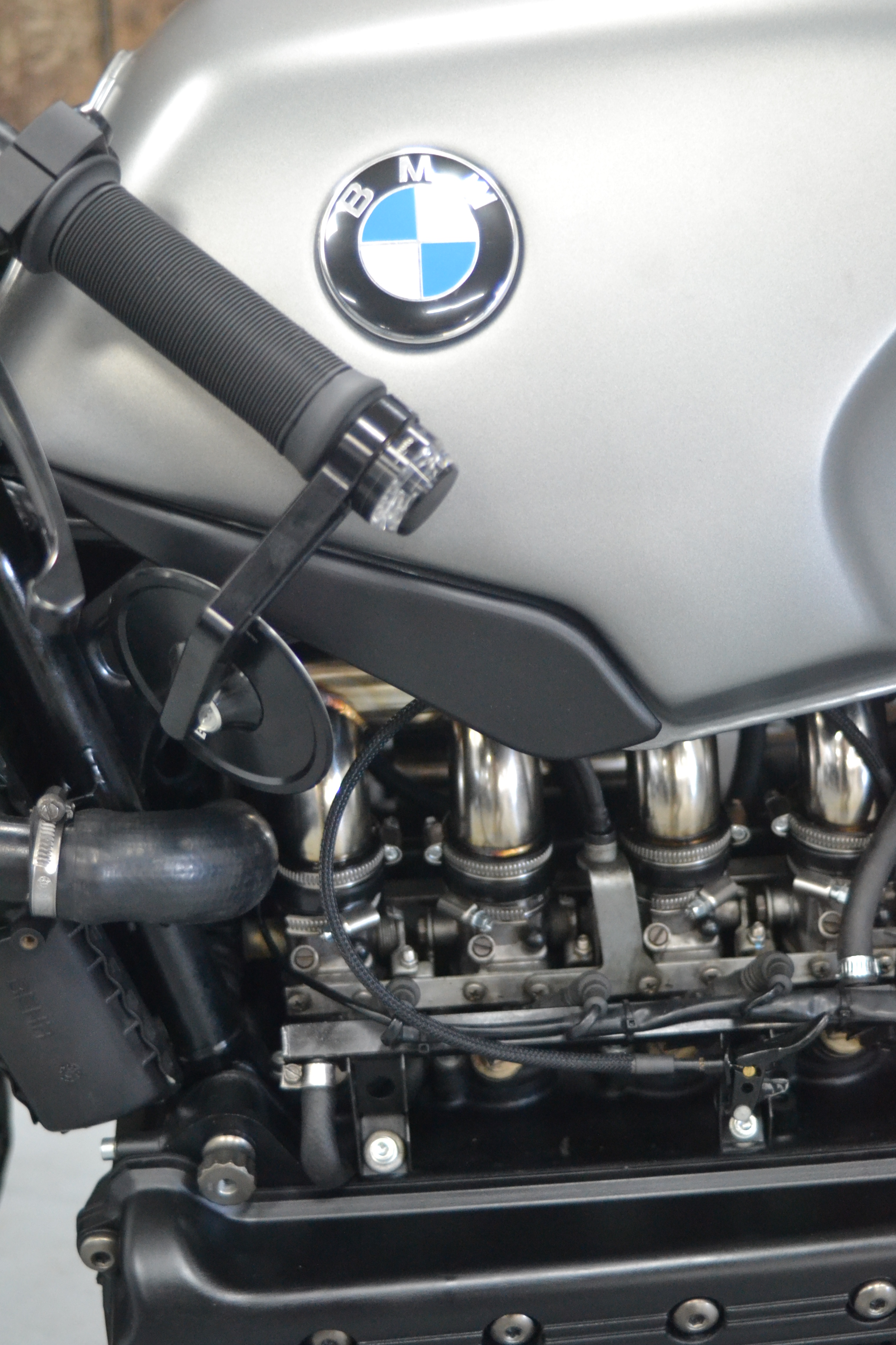 BMW K 1100 de 1992 – Preparação Café Racer pela Art on Wheels