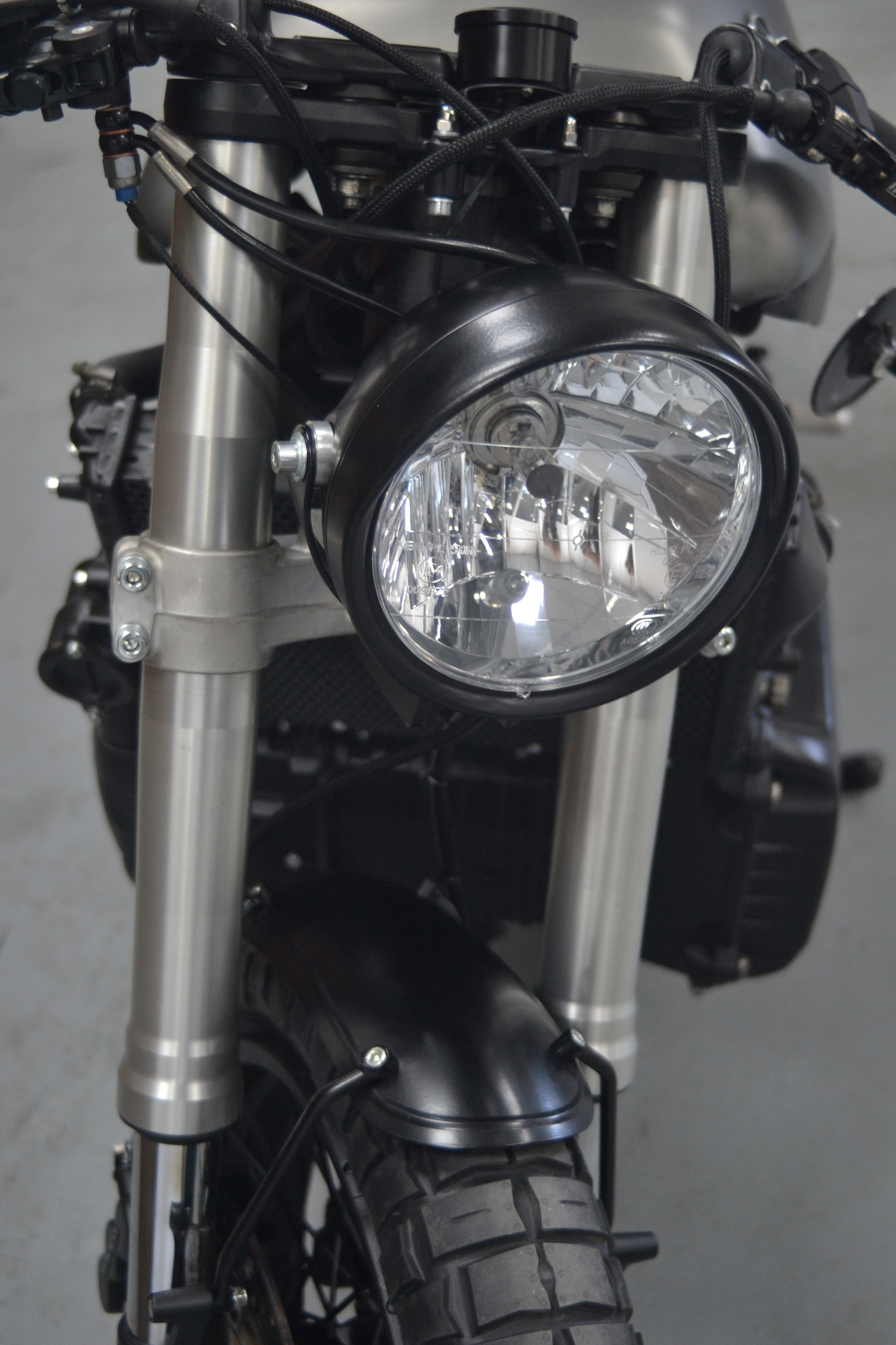 BMW K 1100 de 1992 – Preparação Café Racer pela Art on Wheels