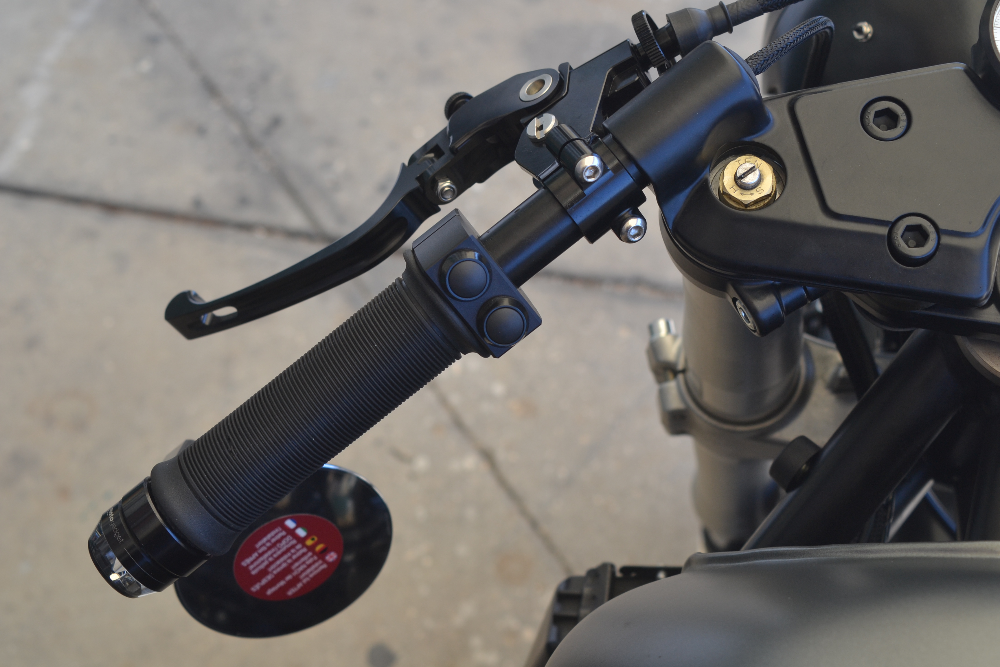 BMW K 1100 de 1992 – Preparação Café Racer pela Art on Wheels