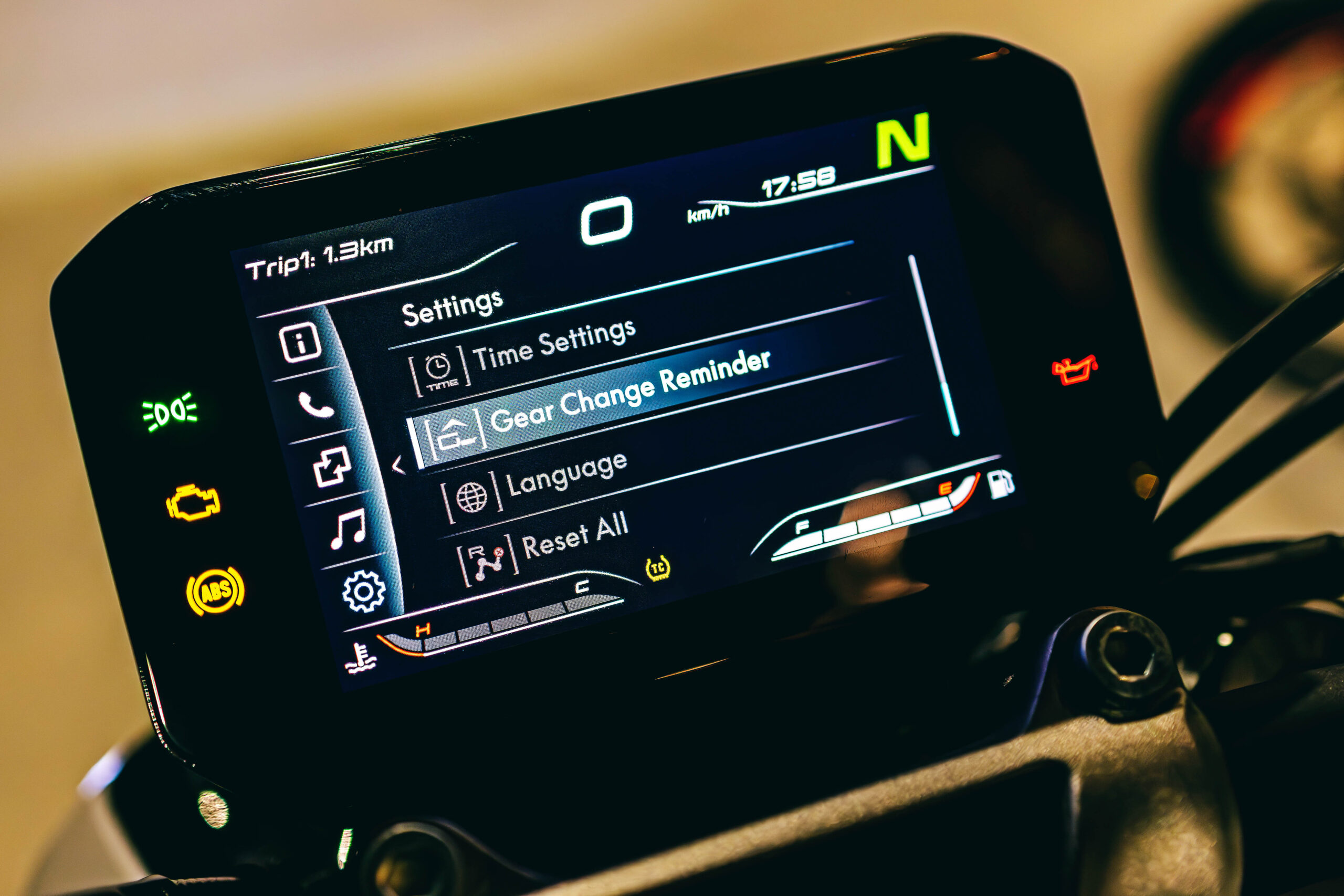 Contacto | CFMOTO 450NK – Rebeldia sonora