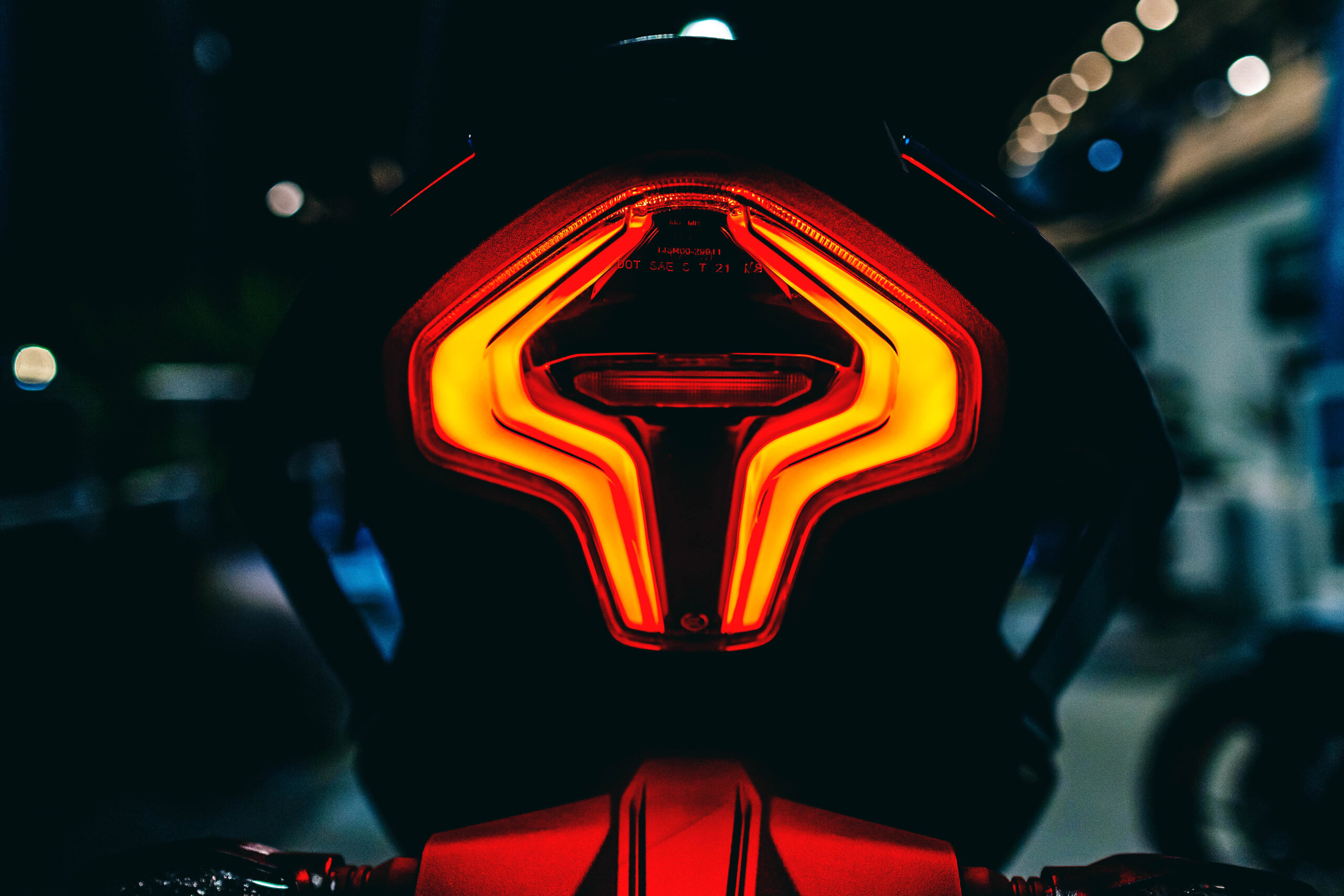 Contacto | CFMOTO 450NK – Rebeldia sonora