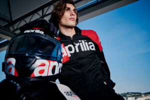 Aprilia e Alpinestars revelam vestuário técnico para as novas gerações thumbnail