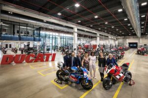 Ministros da Ciência e Tecnologia do G7 visitam a fábrica da Ducati em Borgo Panigale thumbnail