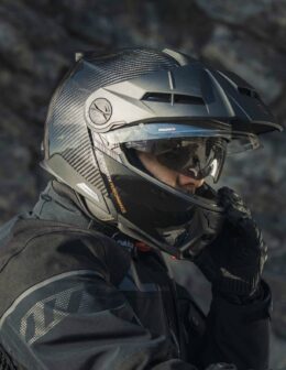 Schuberth E2 Carbon: A estabelecer novos limites thumbnail