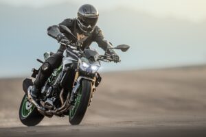 Kawasaki Z900 com novas atualizações para 2025! thumbnail