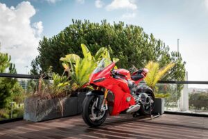 Ducati Panigale V4 S 2025, um dos ícones da fábrica de Borgo Panigale thumbnail