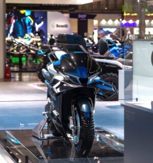 EICMA 2024: CFMOTO revelou um modelo desportivo conceptual com um motor V4 thumbnail