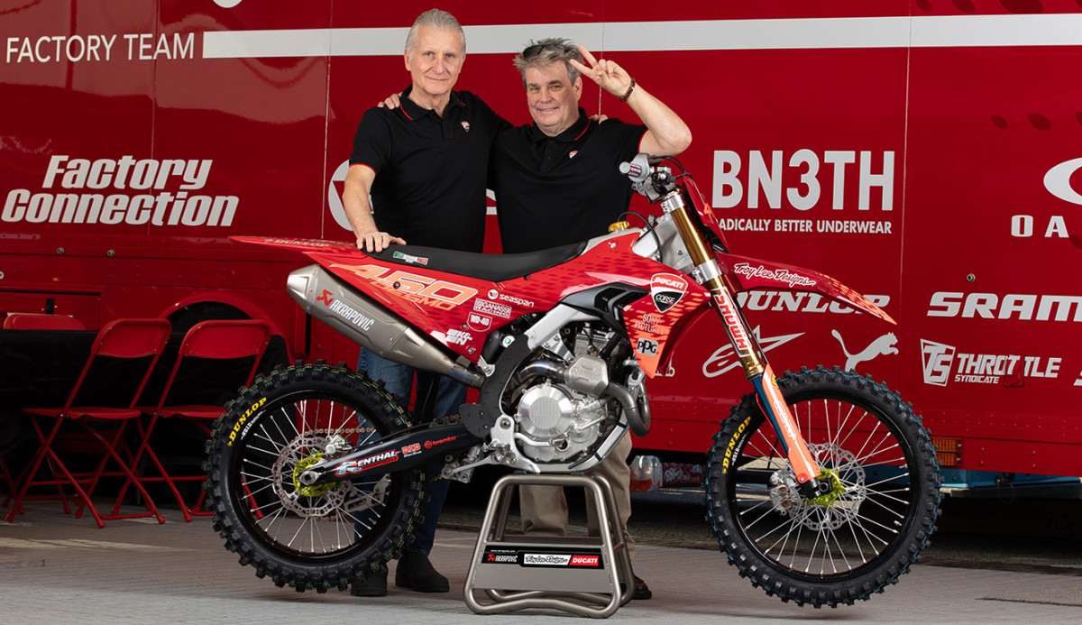 Ducati e Troy Lee Designs revelam a versão da DesmoMX para o AMA Supercross thumbnail