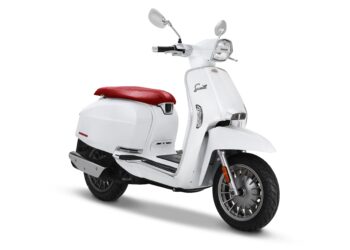 Lambretta V125 Special Flex é ideal para deslocações urbanas com elegância