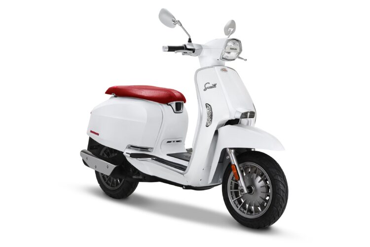 Lambretta V125 Special Flex é ideal para deslocações urbanas com elegância