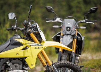 Suzuki DR-Z4S e DR-Z4SM 2025 estão a chegar à Europa