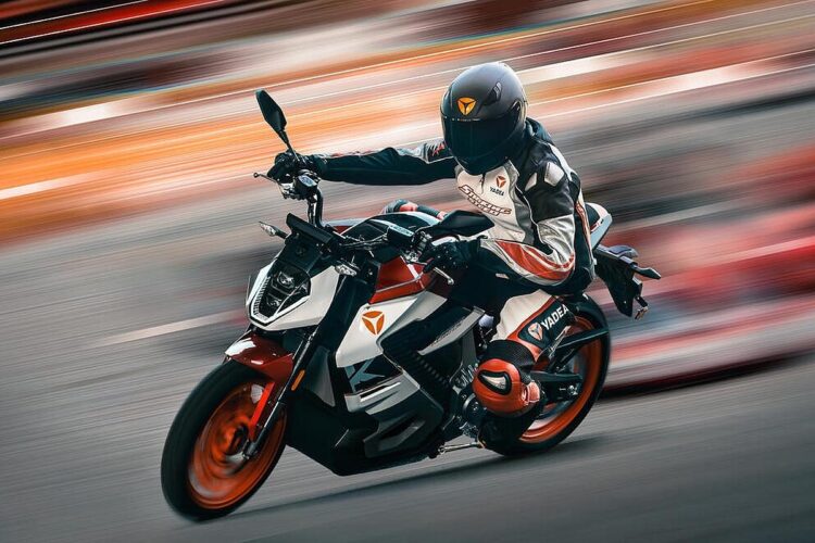 Queda de 14 por cento nas vendas da China, a culpa é das elétricas!